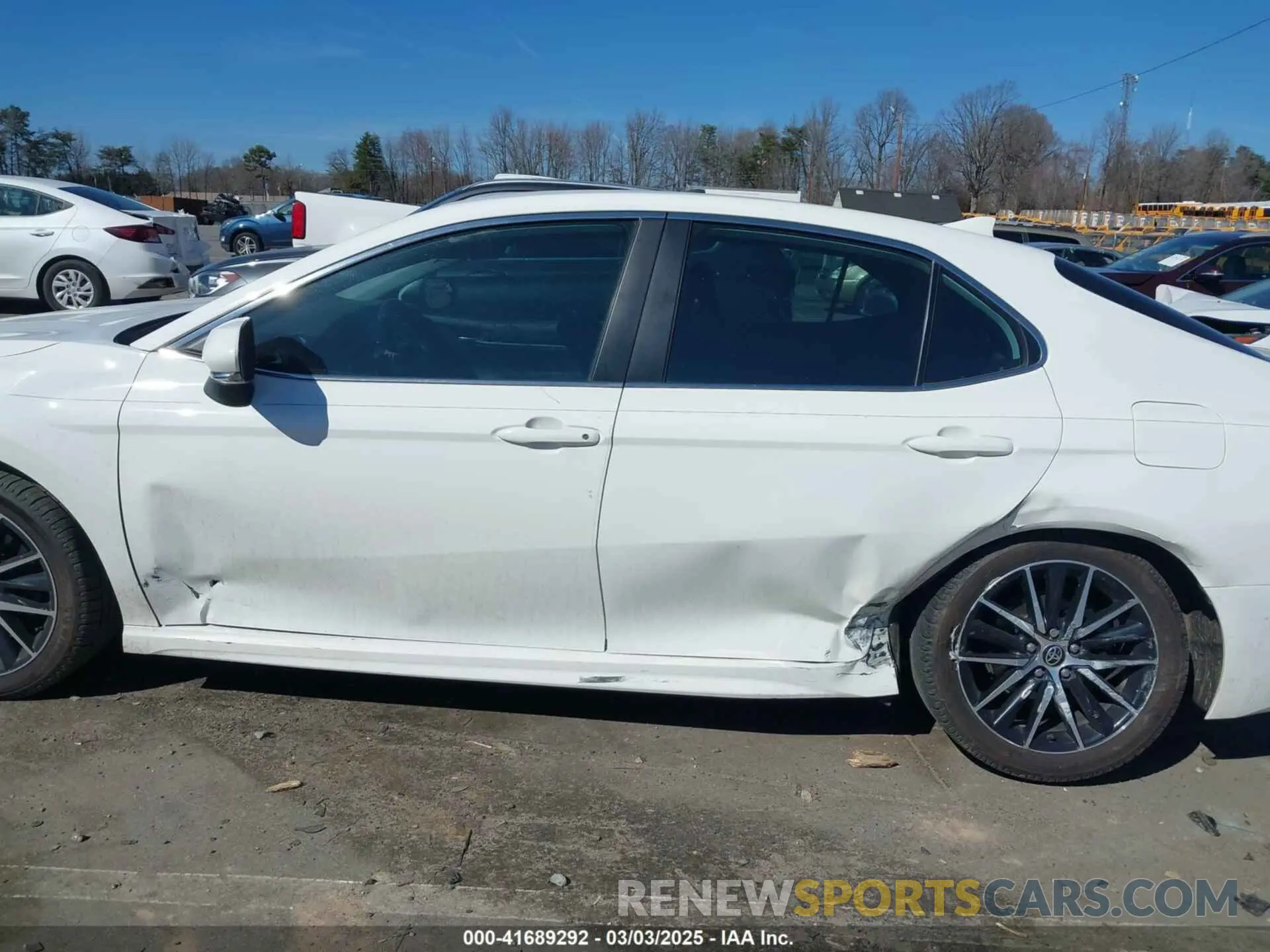 14 Photograph of a damaged car 4T1T11AK9MU482543 TOYOTA CAMRY 2021
