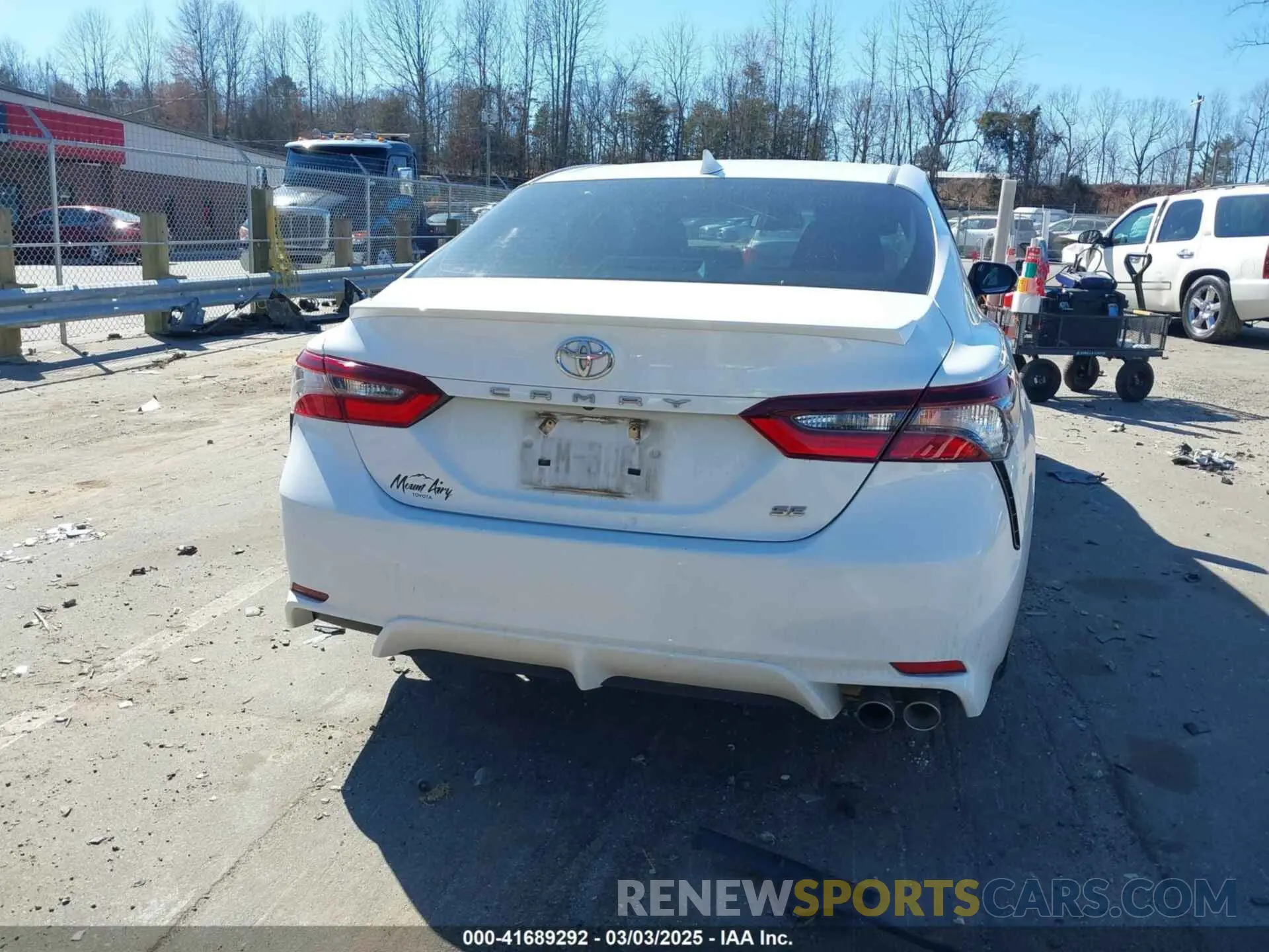 16 Photograph of a damaged car 4T1T11AK9MU482543 TOYOTA CAMRY 2021