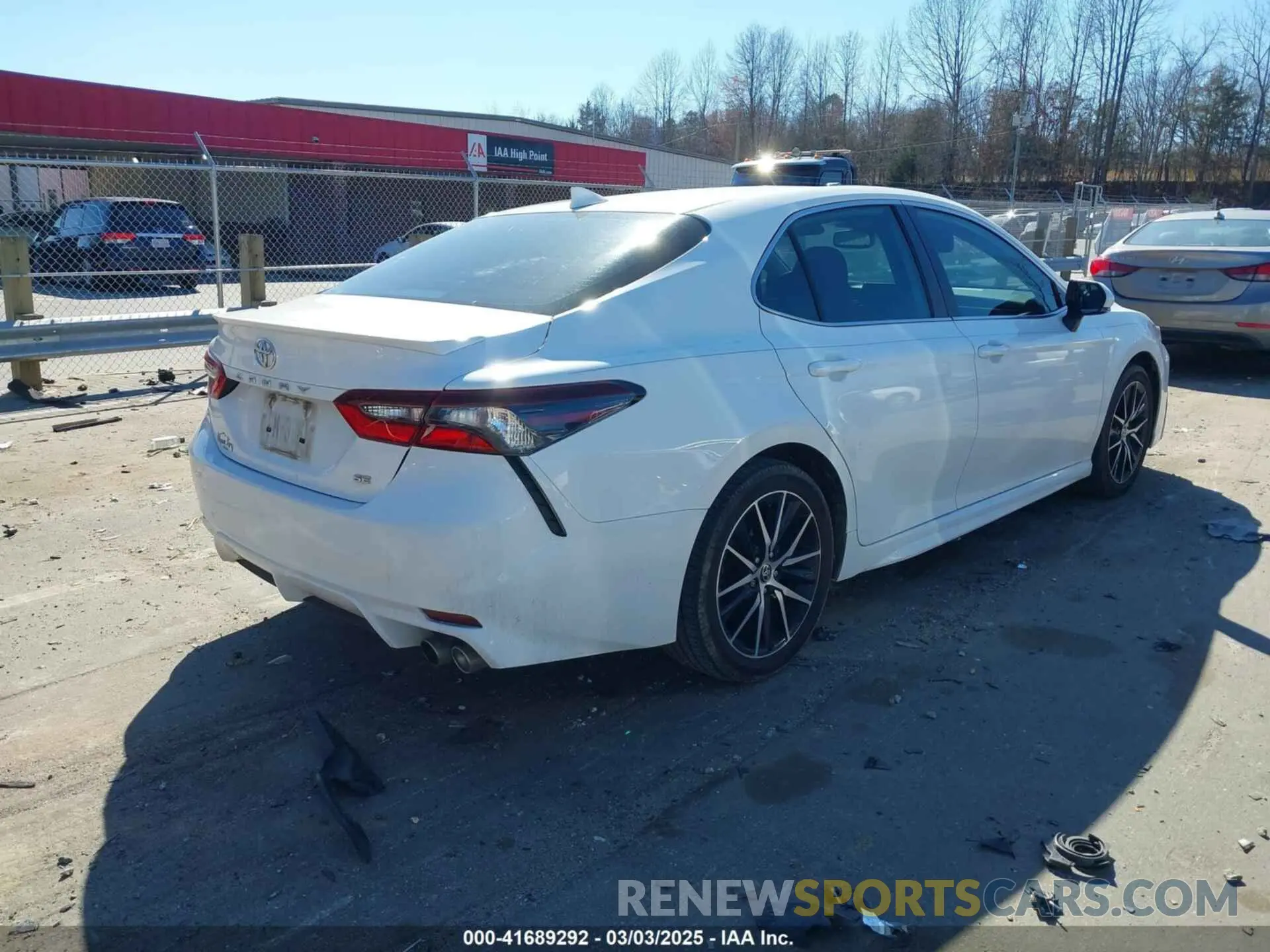 4 Photograph of a damaged car 4T1T11AK9MU482543 TOYOTA CAMRY 2021