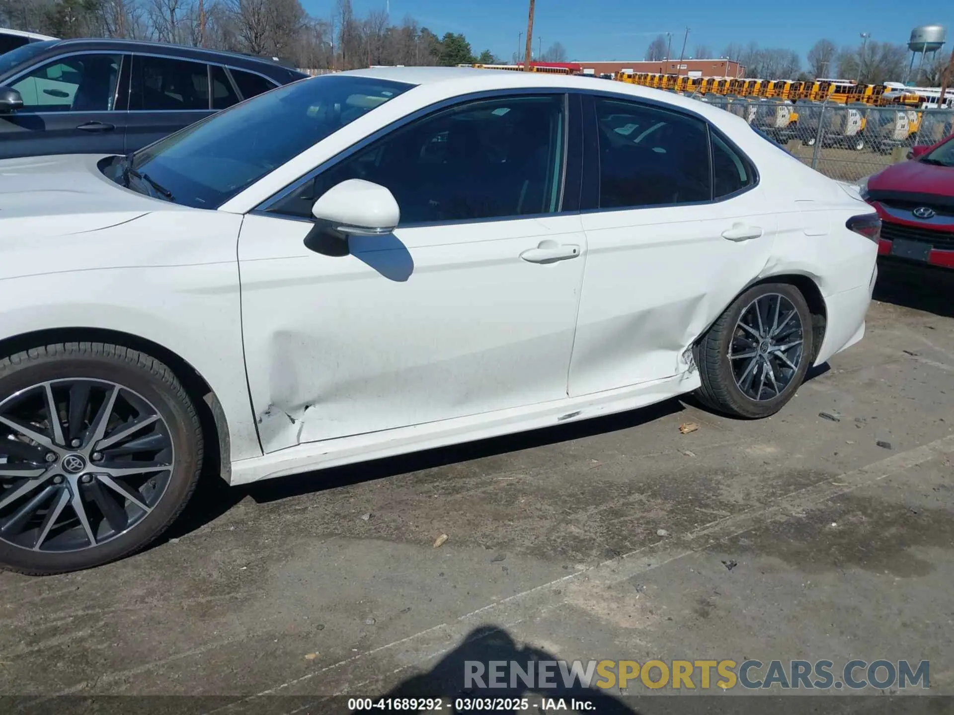 6 Photograph of a damaged car 4T1T11AK9MU482543 TOYOTA CAMRY 2021