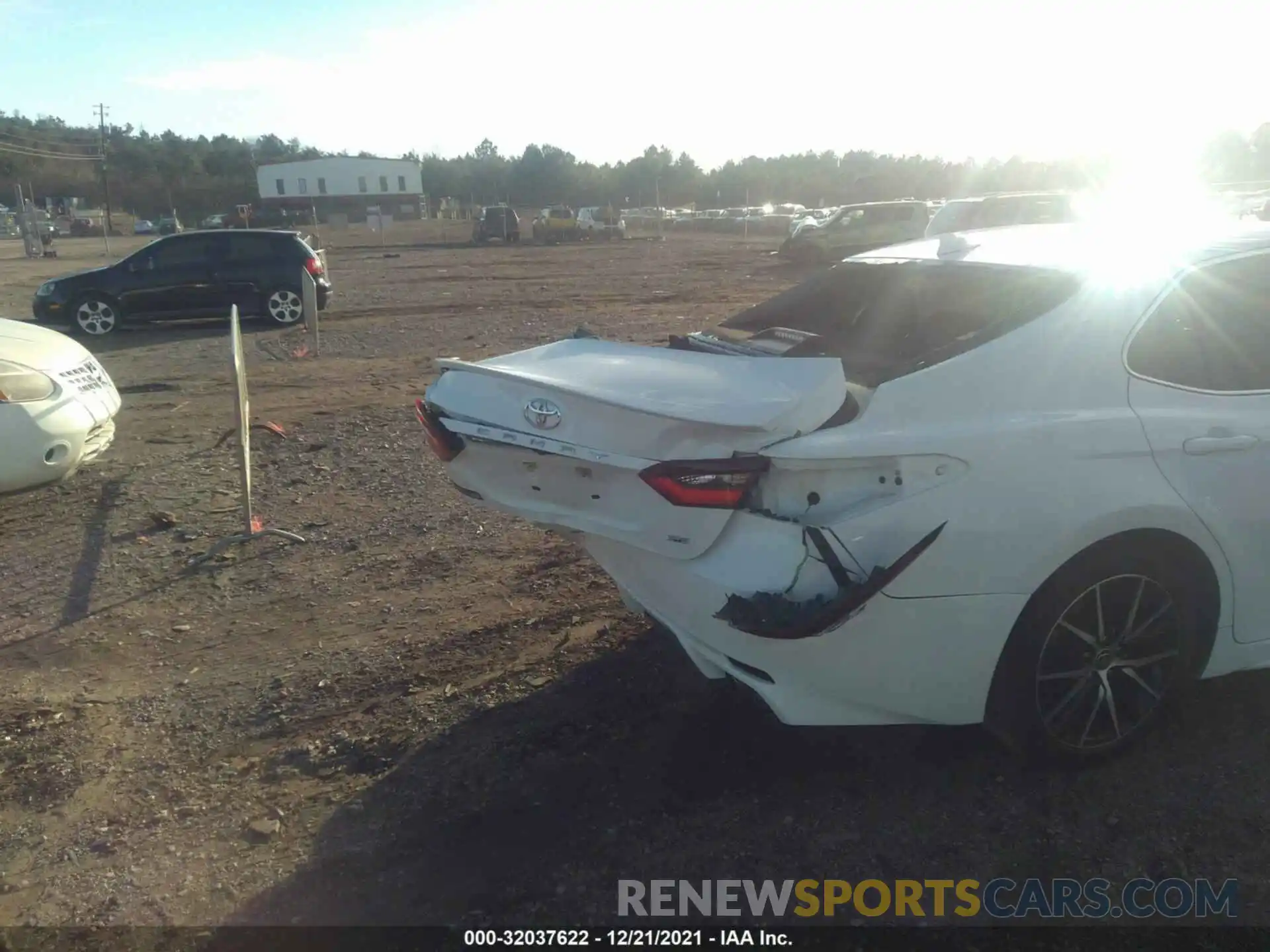 6 Photograph of a damaged car 4T1T11AK9MU522359 TOYOTA CAMRY 2021