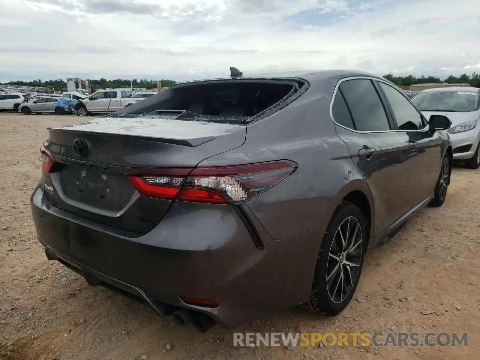 4 Photograph of a damaged car 4T1T11AKXMU437028 TOYOTA CAMRY 2021