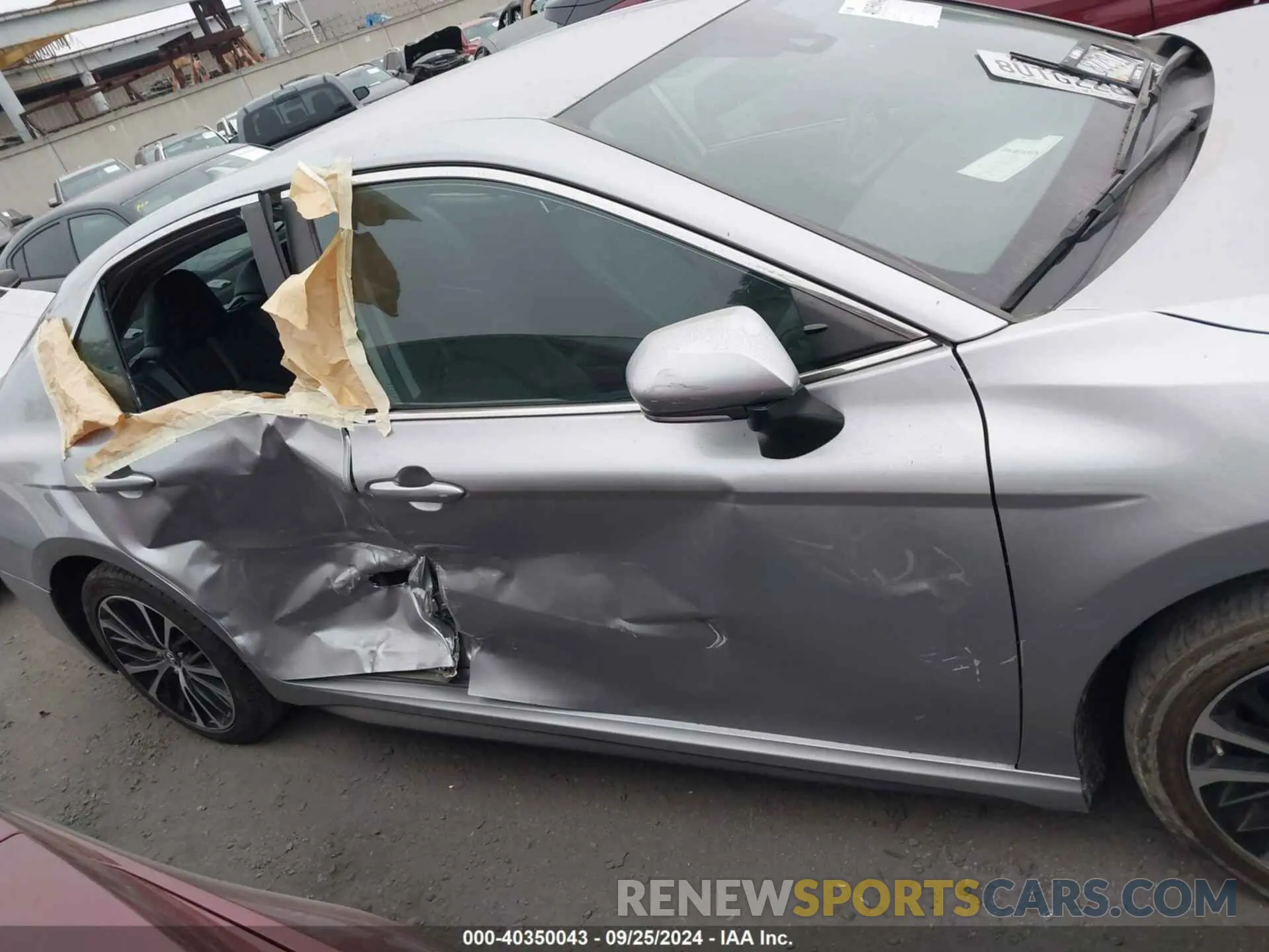 14 Photograph of a damaged car 4T1T11AKXMU539297 TOYOTA CAMRY 2021