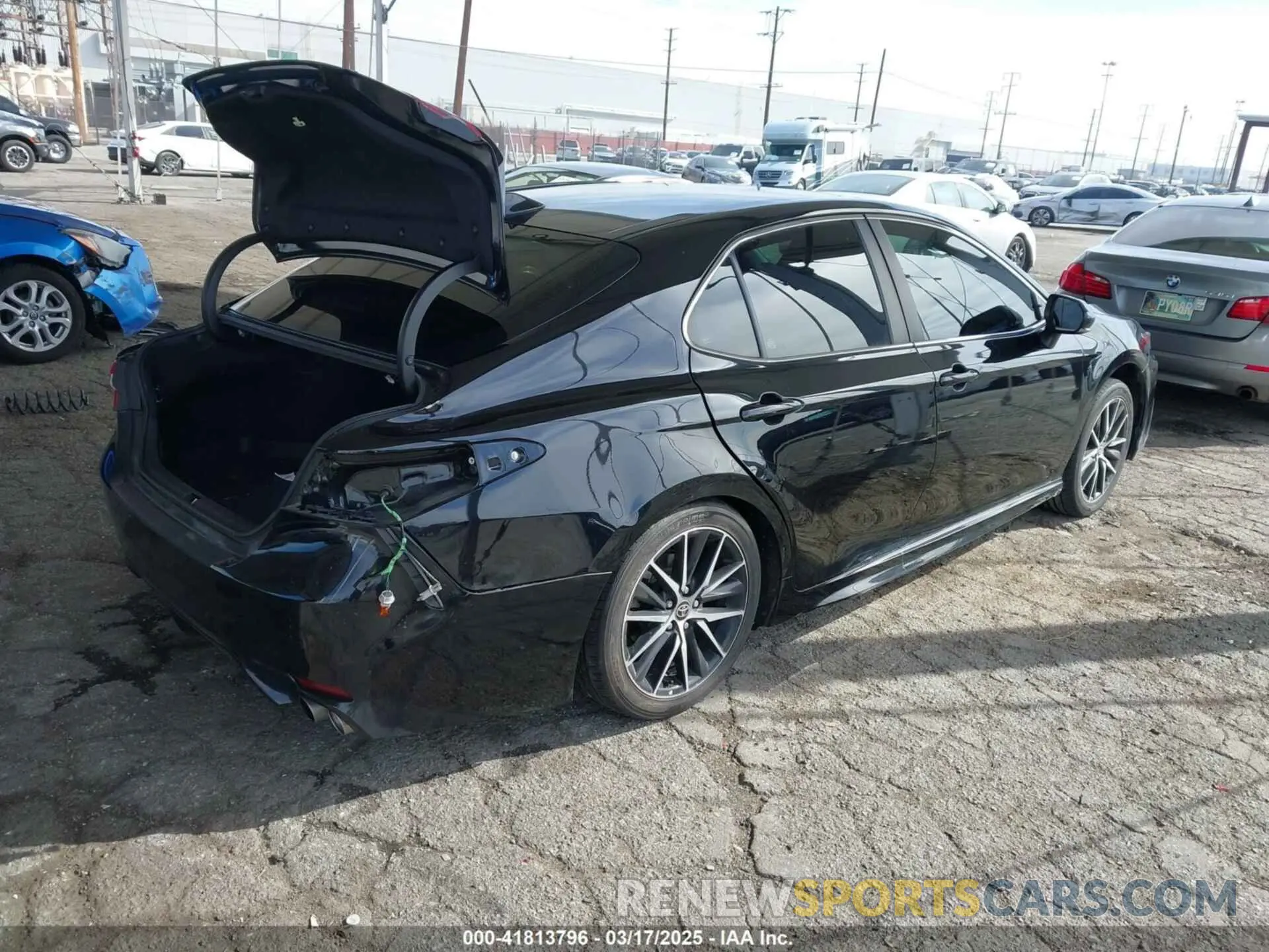 4 Photograph of a damaged car 4T1T11AKXMU552275 TOYOTA CAMRY 2021