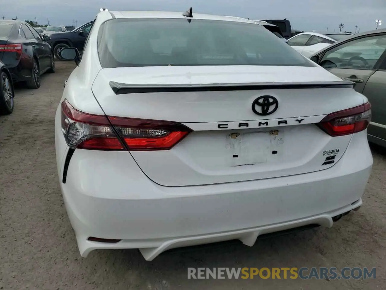 6 Photograph of a damaged car 4T1T11BK0MU035145 TOYOTA CAMRY 2021