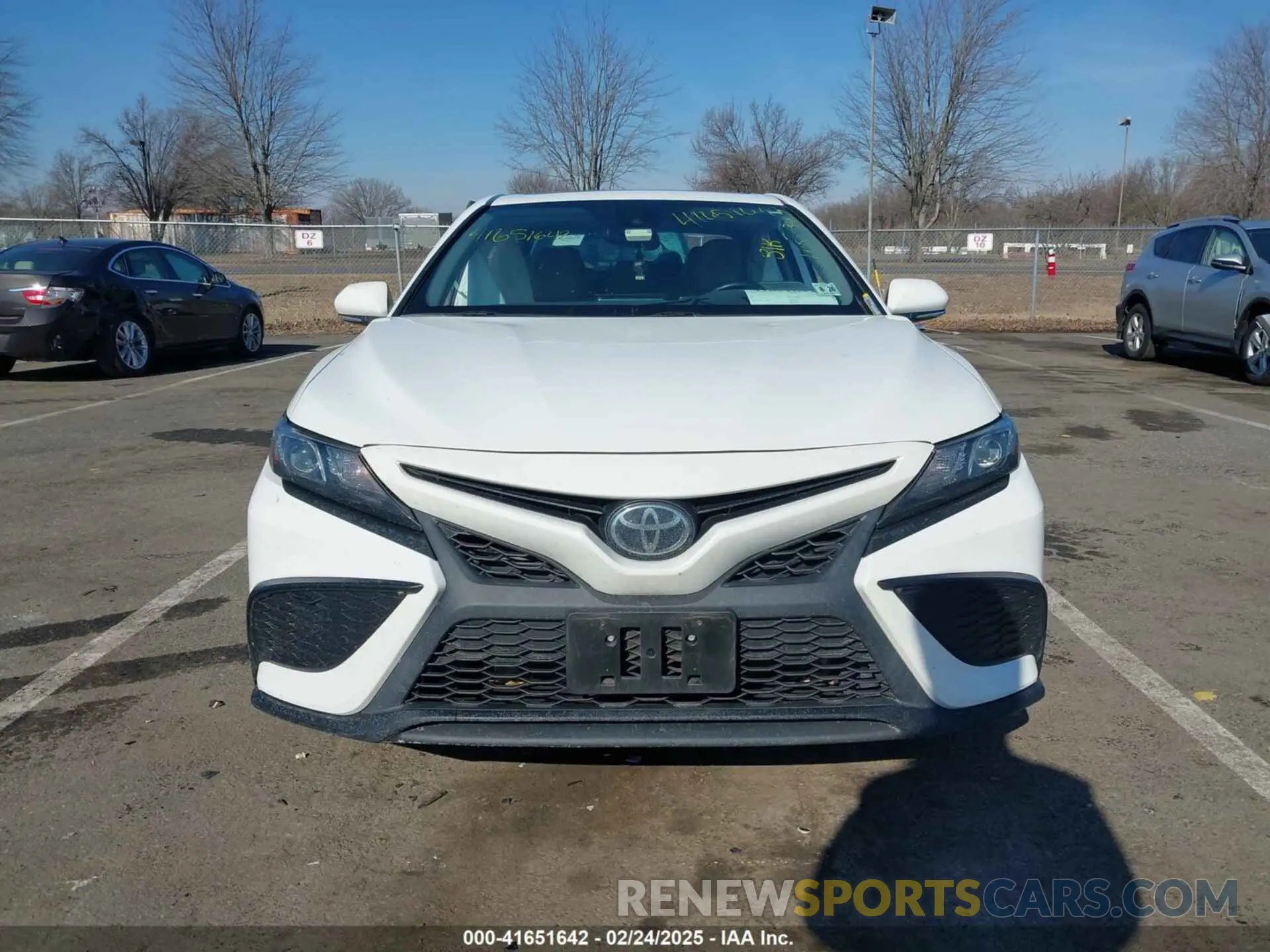 12 Photograph of a damaged car 4T1T11BK0MU043939 TOYOTA CAMRY 2021