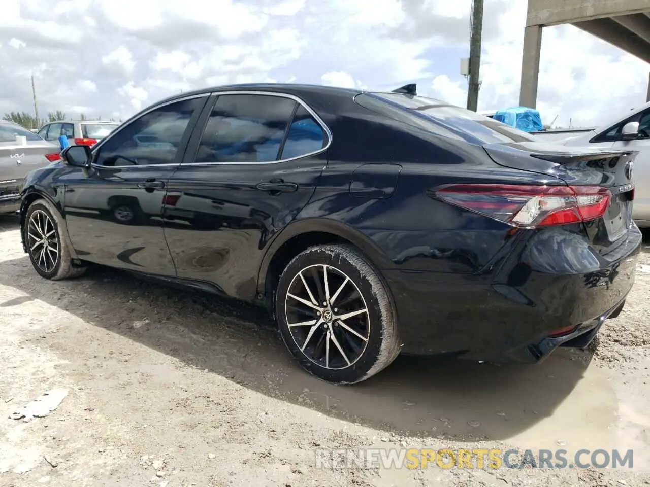 2 Photograph of a damaged car 4T1T11BK2MU021375 TOYOTA CAMRY 2021