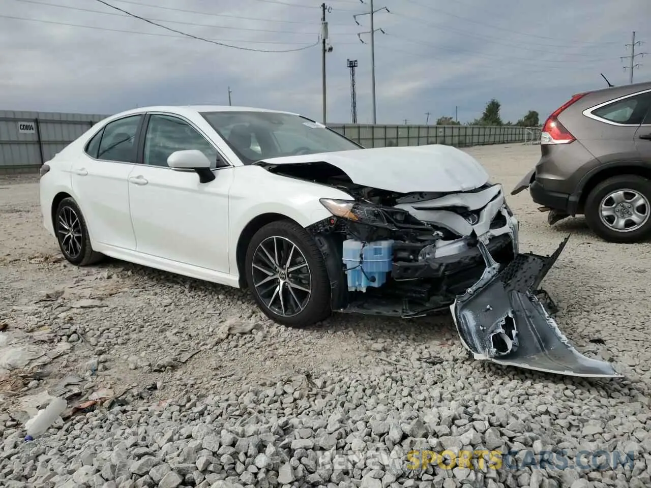 4 Photograph of a damaged car 4T1T11BK2MU025846 TOYOTA CAMRY 2021