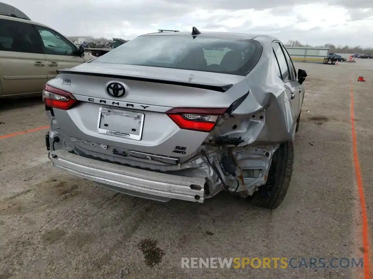 9 Photograph of a damaged car 4T1T11BK2MU036488 TOYOTA CAMRY 2021