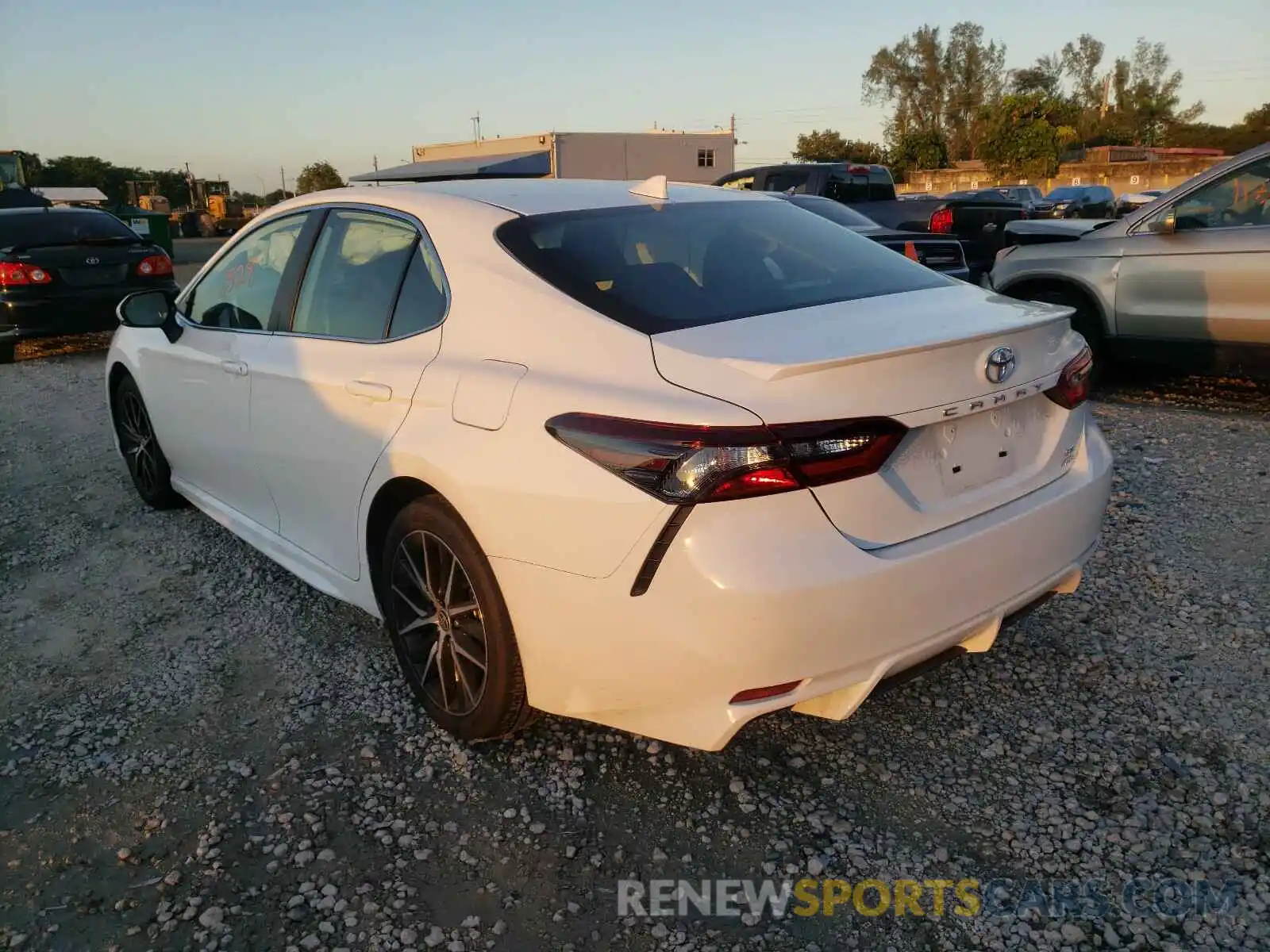 3 Photograph of a damaged car 4T1T11BK4MU023743 TOYOTA CAMRY 2021