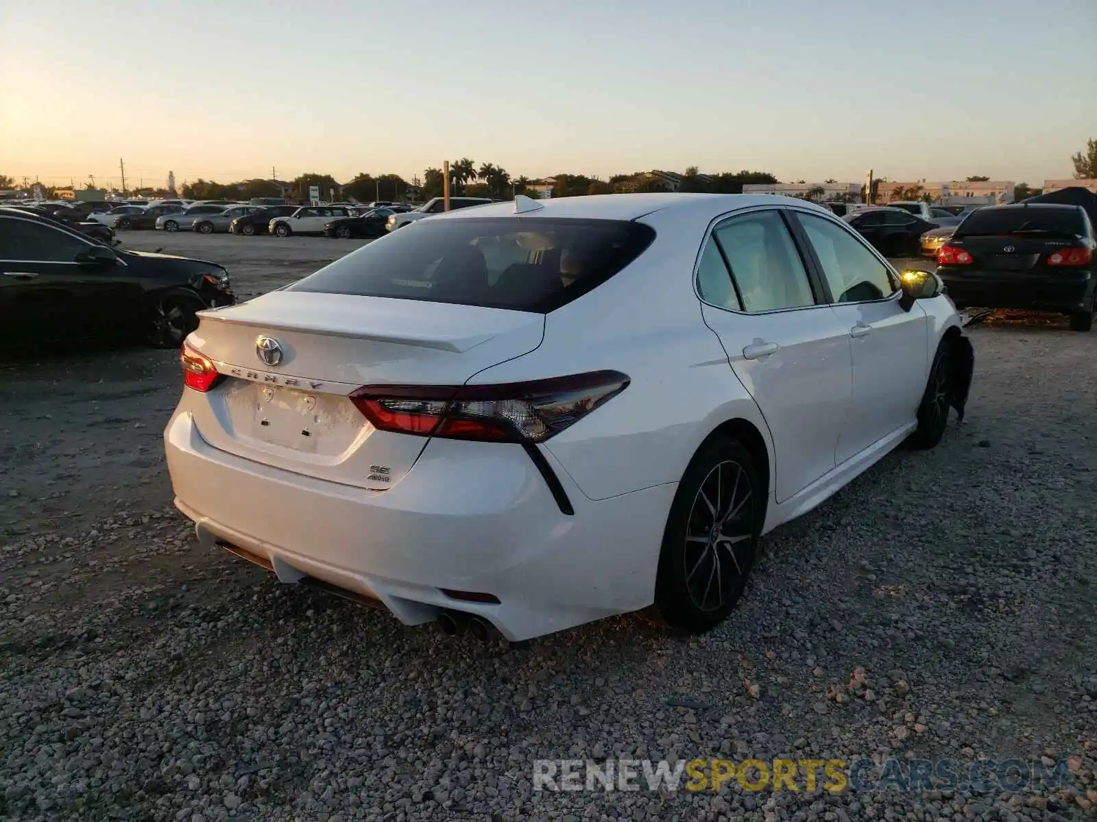 4 Photograph of a damaged car 4T1T11BK4MU023743 TOYOTA CAMRY 2021