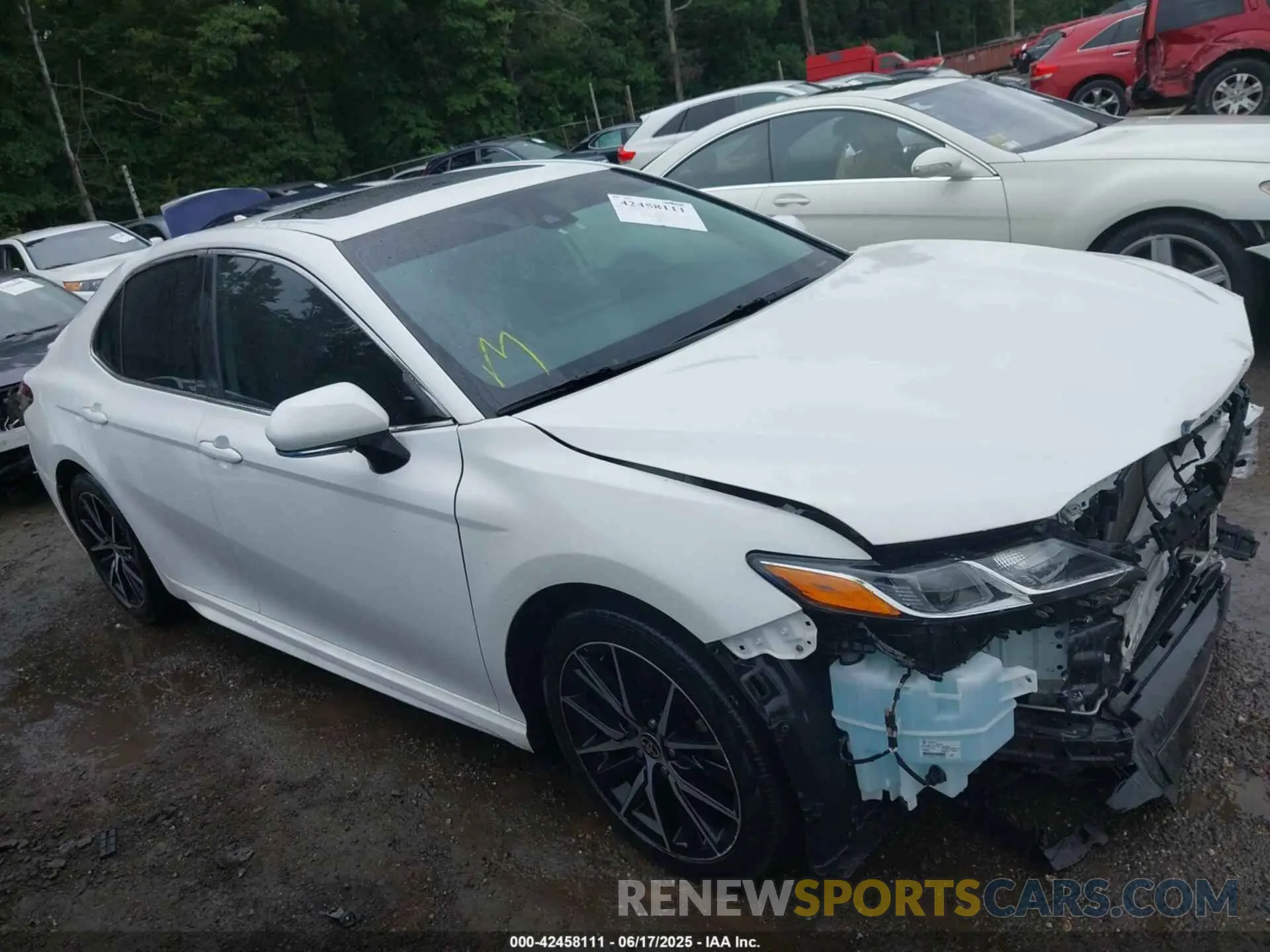 1 Photograph of a damaged car 4T1T11BK6MU031374 TOYOTA CAMRY 2021