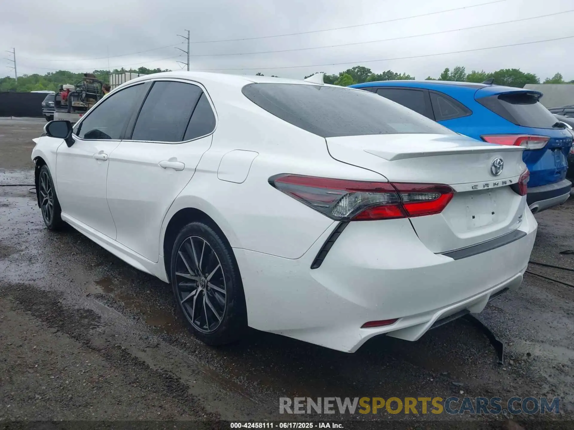 3 Photograph of a damaged car 4T1T11BK6MU031374 TOYOTA CAMRY 2021