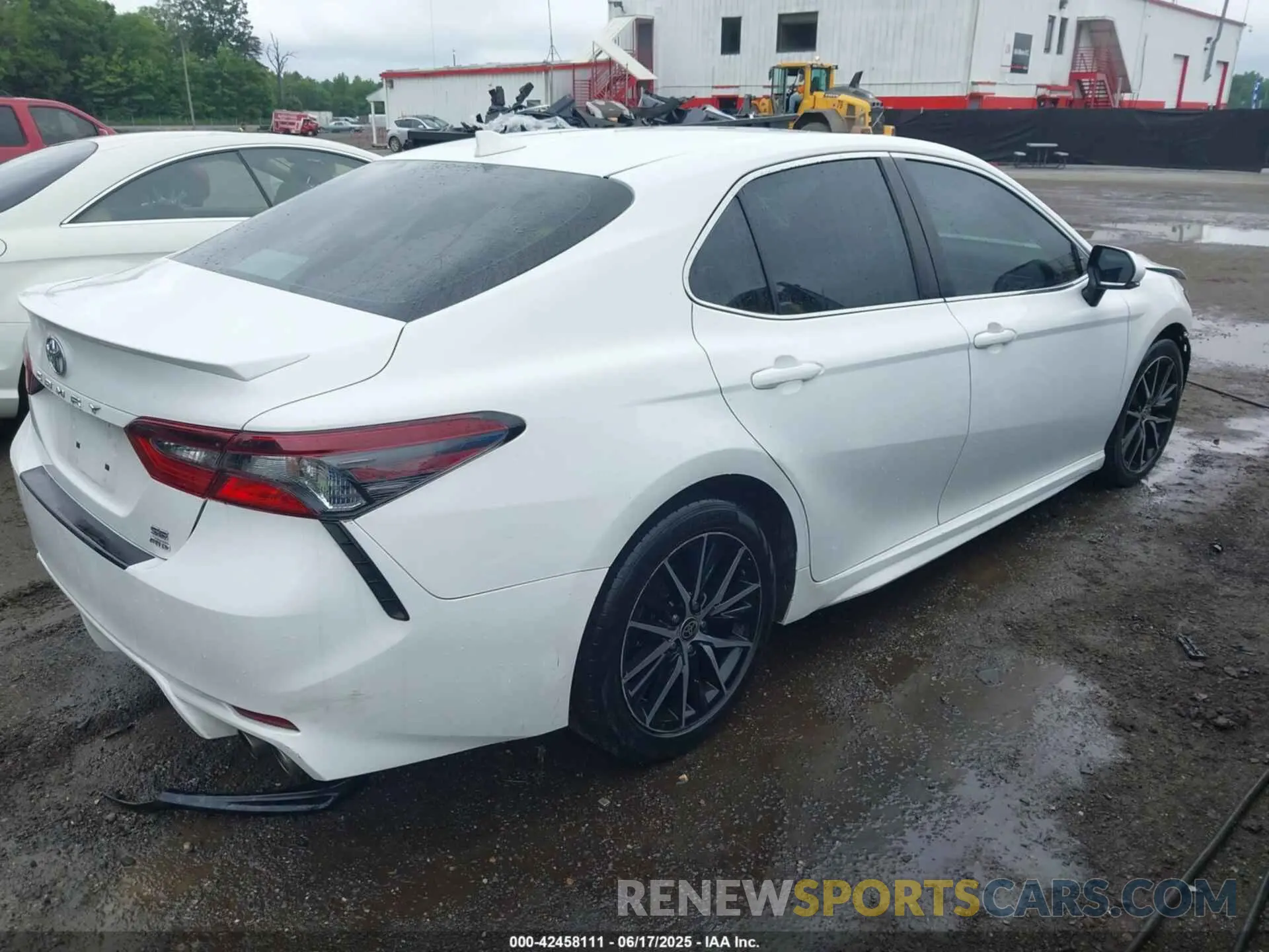 4 Photograph of a damaged car 4T1T11BK6MU031374 TOYOTA CAMRY 2021