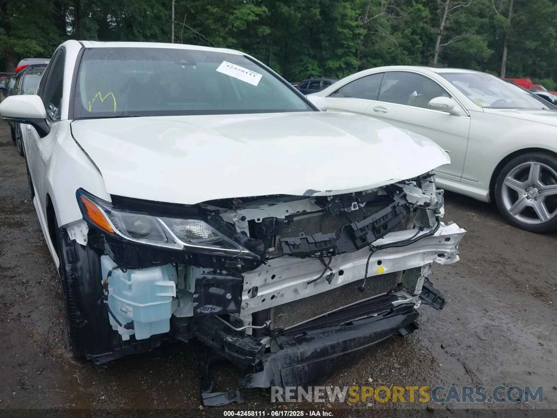 6 Photograph of a damaged car 4T1T11BK6MU031374 TOYOTA CAMRY 2021
