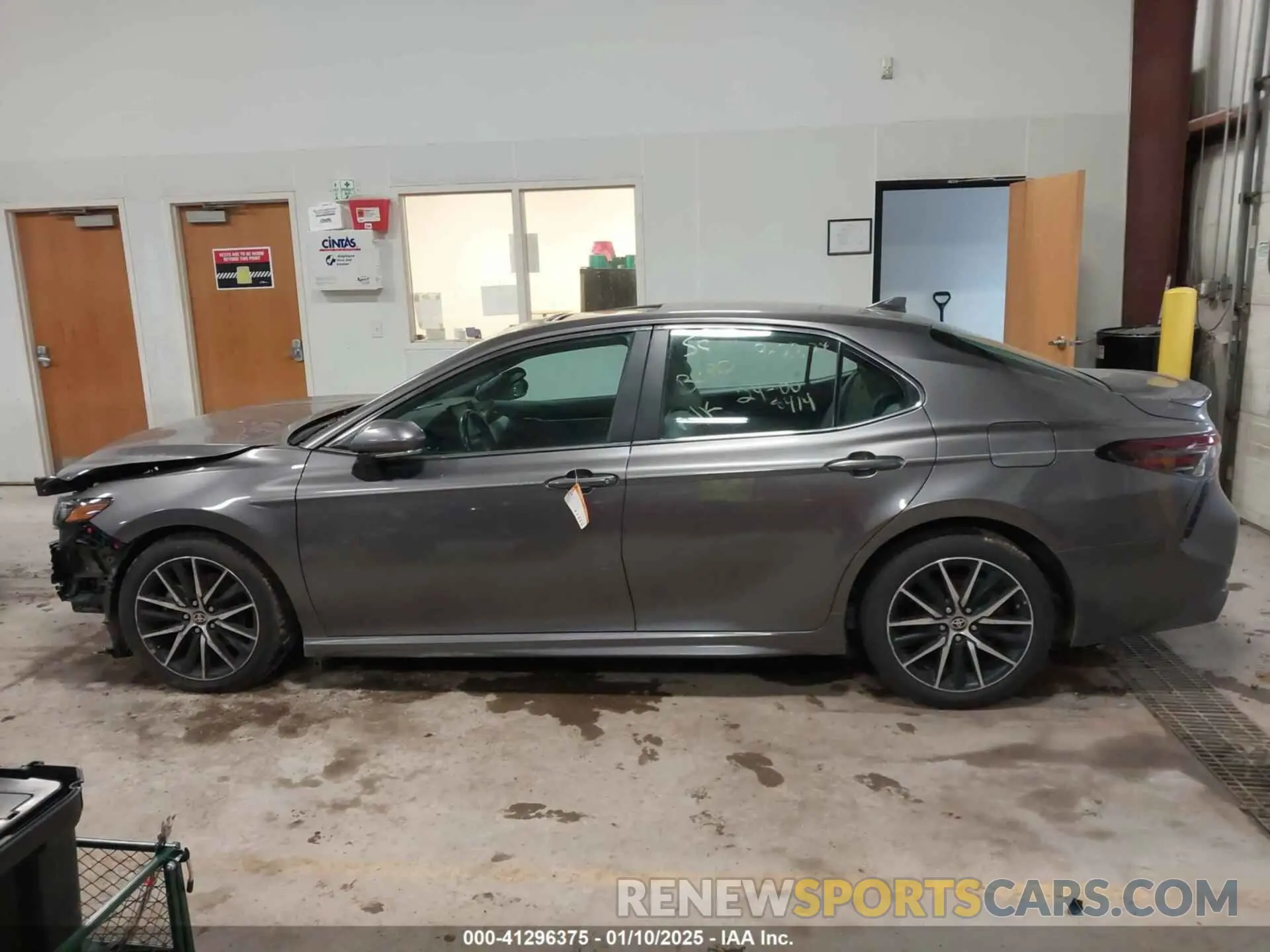 13 Photograph of a damaged car 4T1T11BK7MU028791 TOYOTA CAMRY 2021