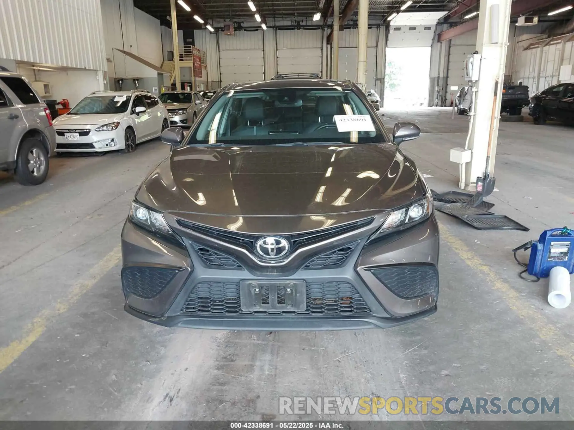 12 Photograph of a damaged car 4T1T11BK7MU044439 TOYOTA CAMRY 2021