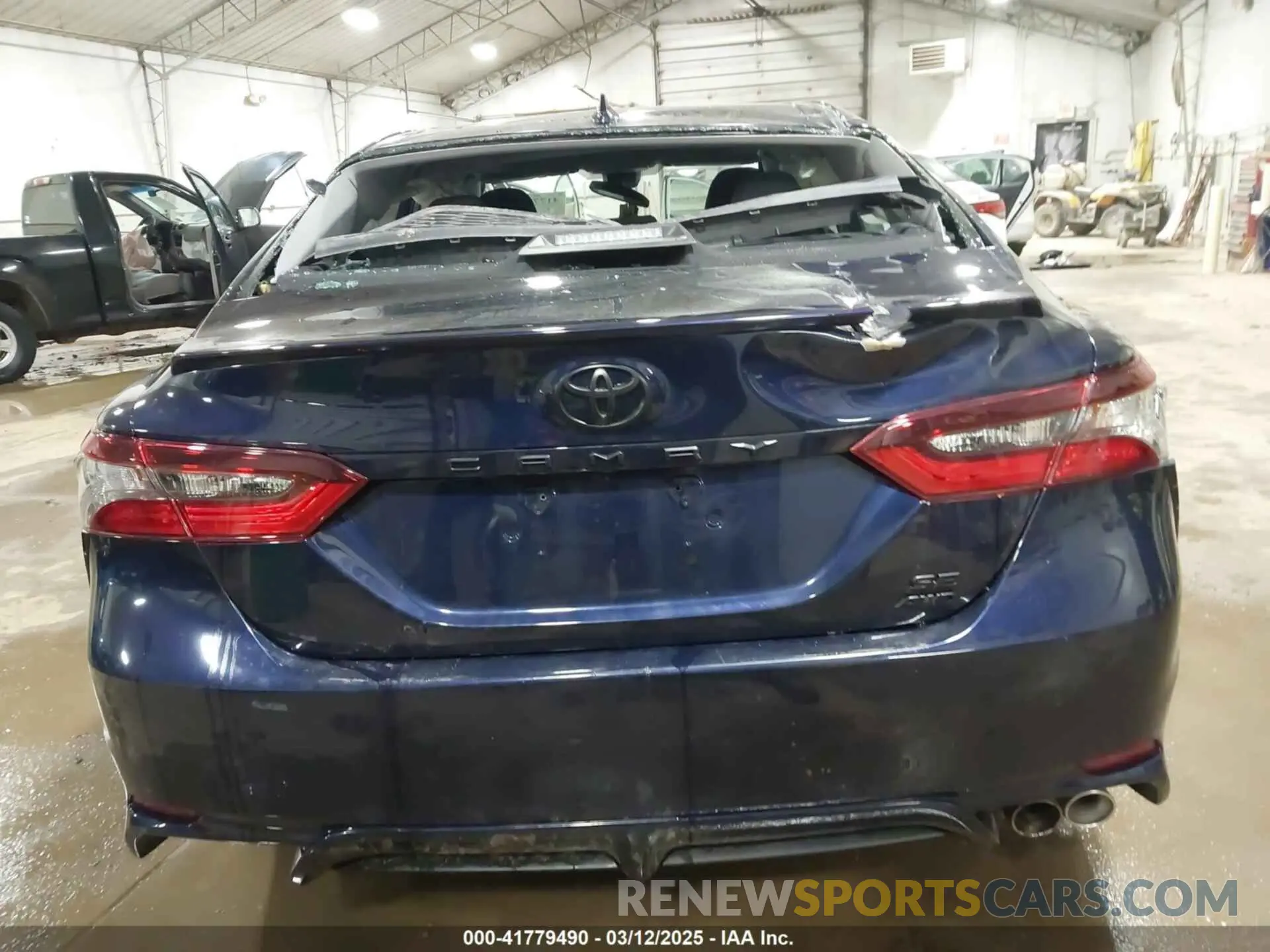 16 Photograph of a damaged car 4T1T11BK8MU041159 TOYOTA CAMRY 2021