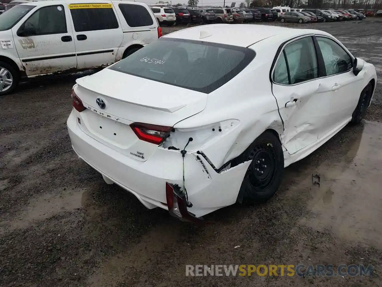 4 Photograph of a damaged car 4T1B21HK2NU016551 TOYOTA CAMRY 2022