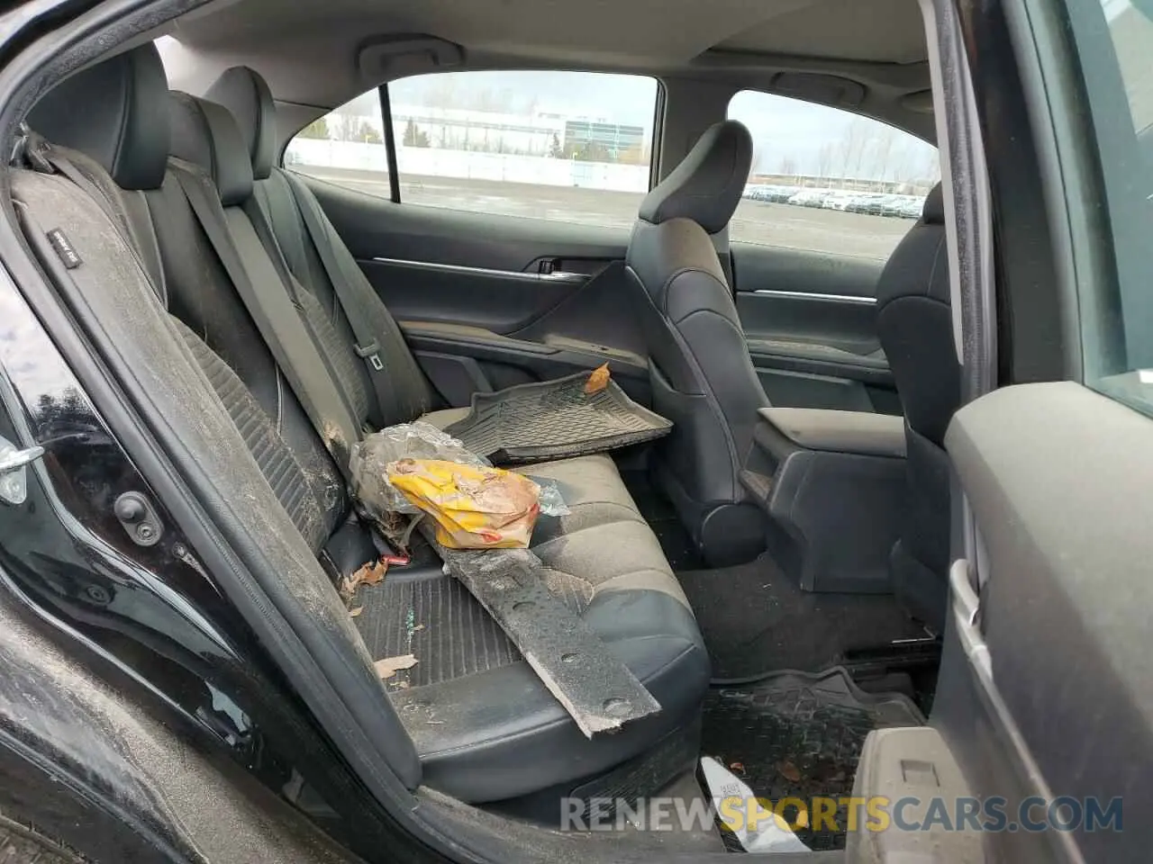 10 Photograph of a damaged car 4T1B21HK5NU016723 TOYOTA CAMRY 2022