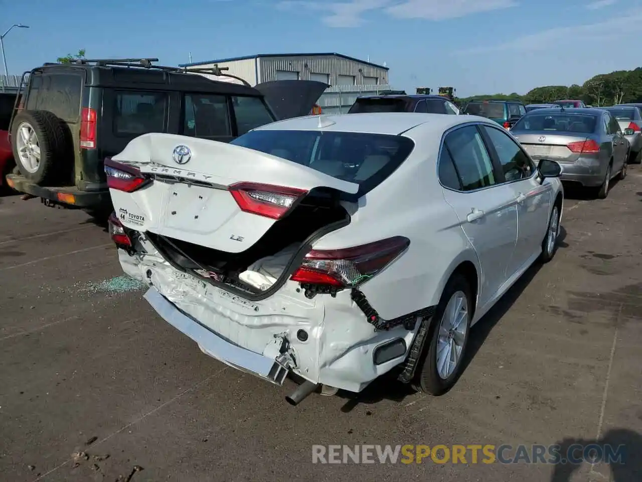 4 Photograph of a damaged car 4T1C11AK0NU034774 TOYOTA CAMRY 2022