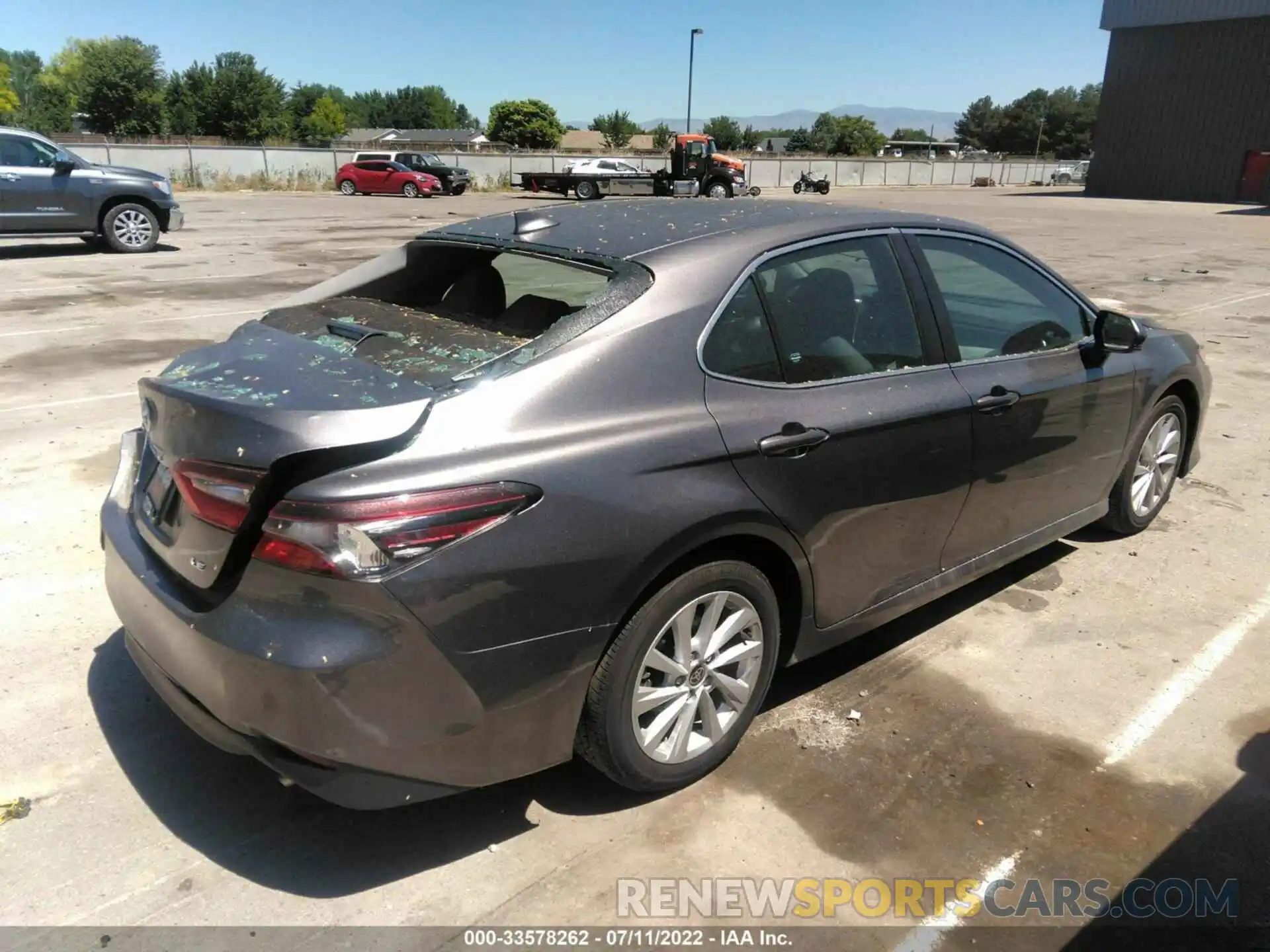 4 Photograph of a damaged car 4T1C11AK0NU039683 TOYOTA CAMRY 2022