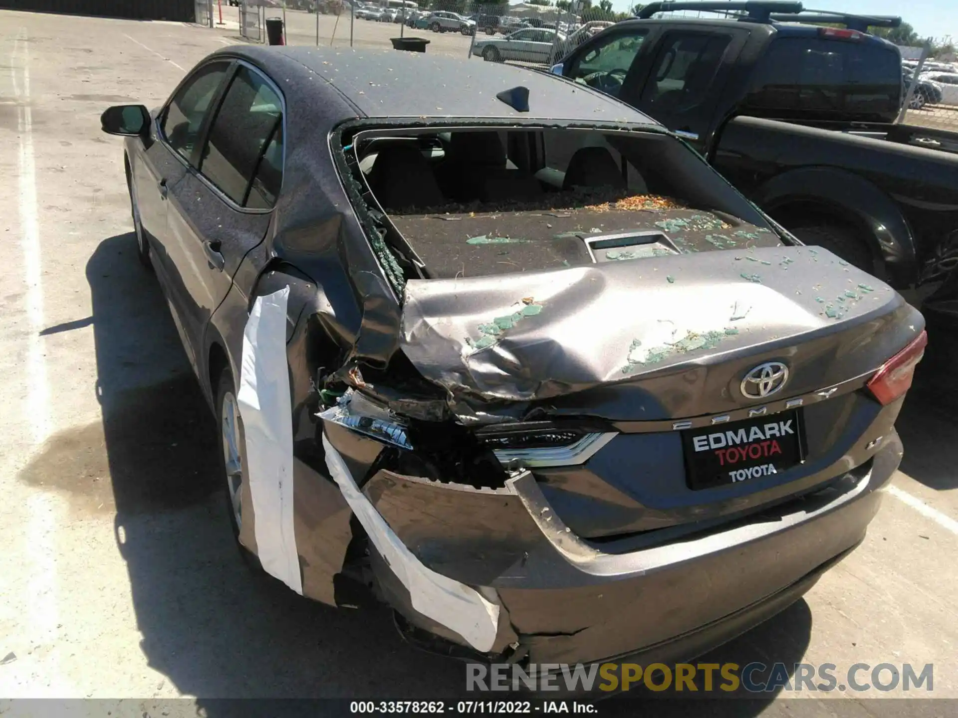 6 Photograph of a damaged car 4T1C11AK0NU039683 TOYOTA CAMRY 2022