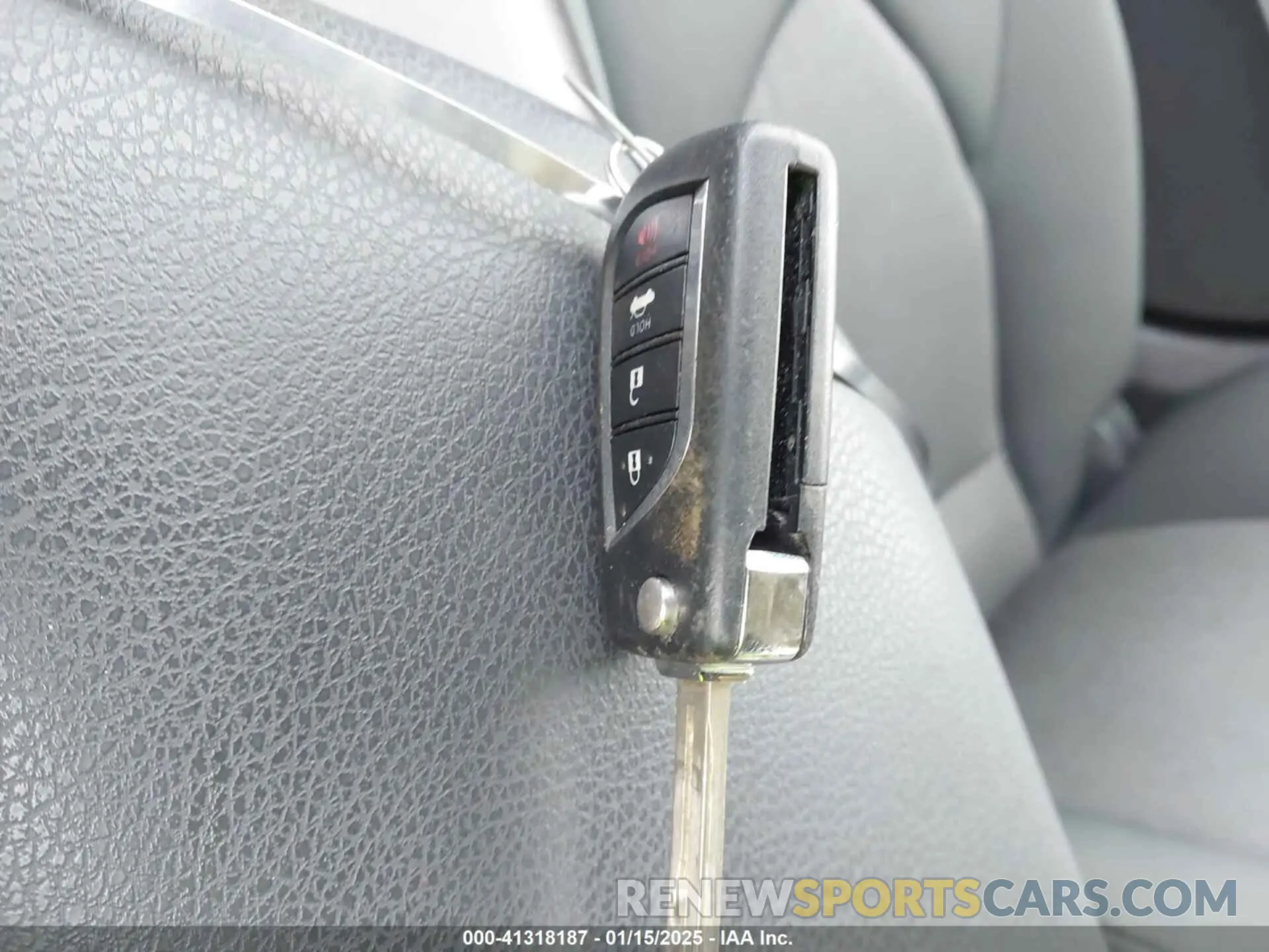 11 Photograph of a damaged car 4T1C11AK0NU063417 TOYOTA CAMRY 2022