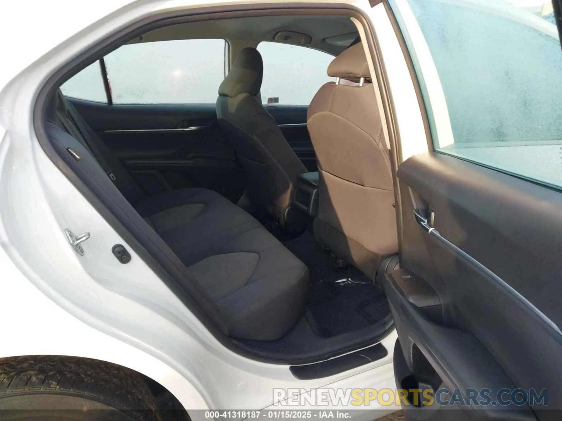8 Photograph of a damaged car 4T1C11AK0NU063417 TOYOTA CAMRY 2022