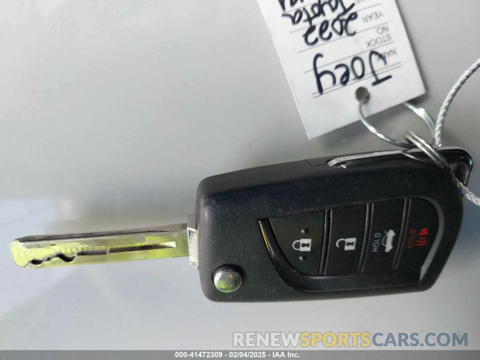 11 Photograph of a damaged car 4T1C11AK0NU068424 TOYOTA CAMRY 2022
