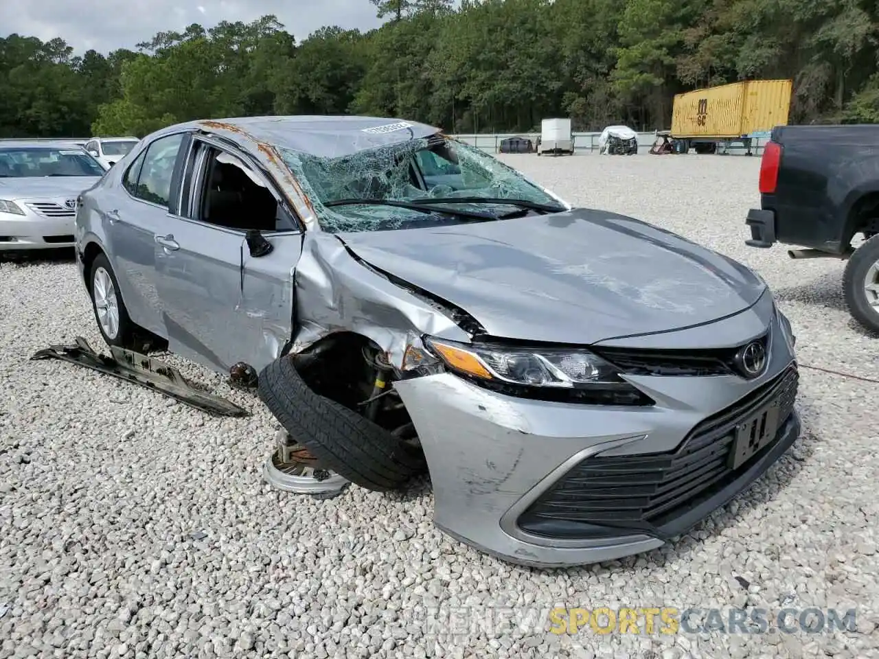 1 Photograph of a damaged car 4T1C11AK0NU621315 TOYOTA CAMRY 2022