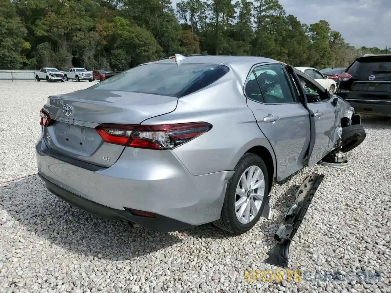 4 Photograph of a damaged car 4T1C11AK0NU621315 TOYOTA CAMRY 2022