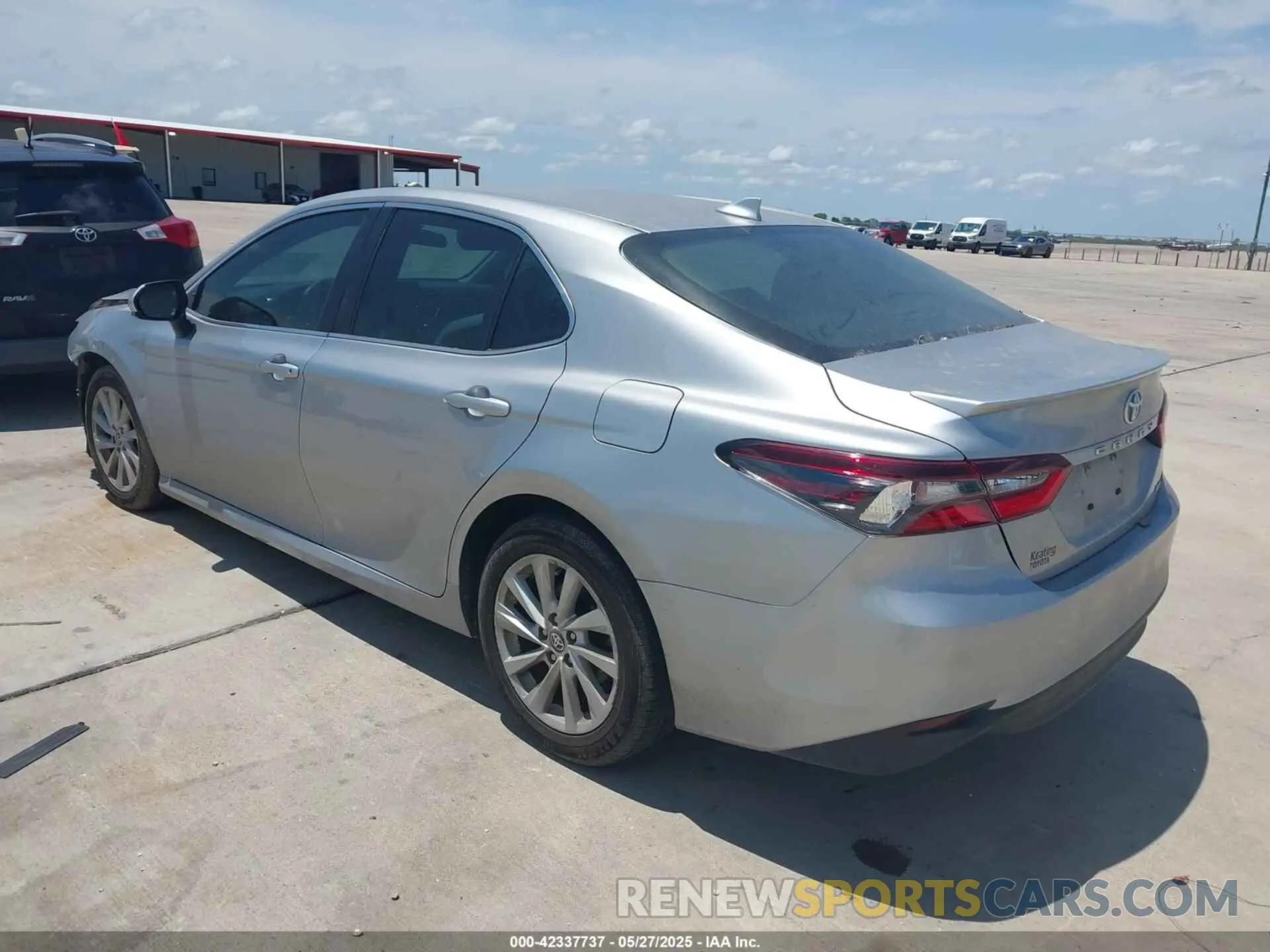 3 Photograph of a damaged car 4T1C11AK0NU627812 TOYOTA CAMRY 2022
