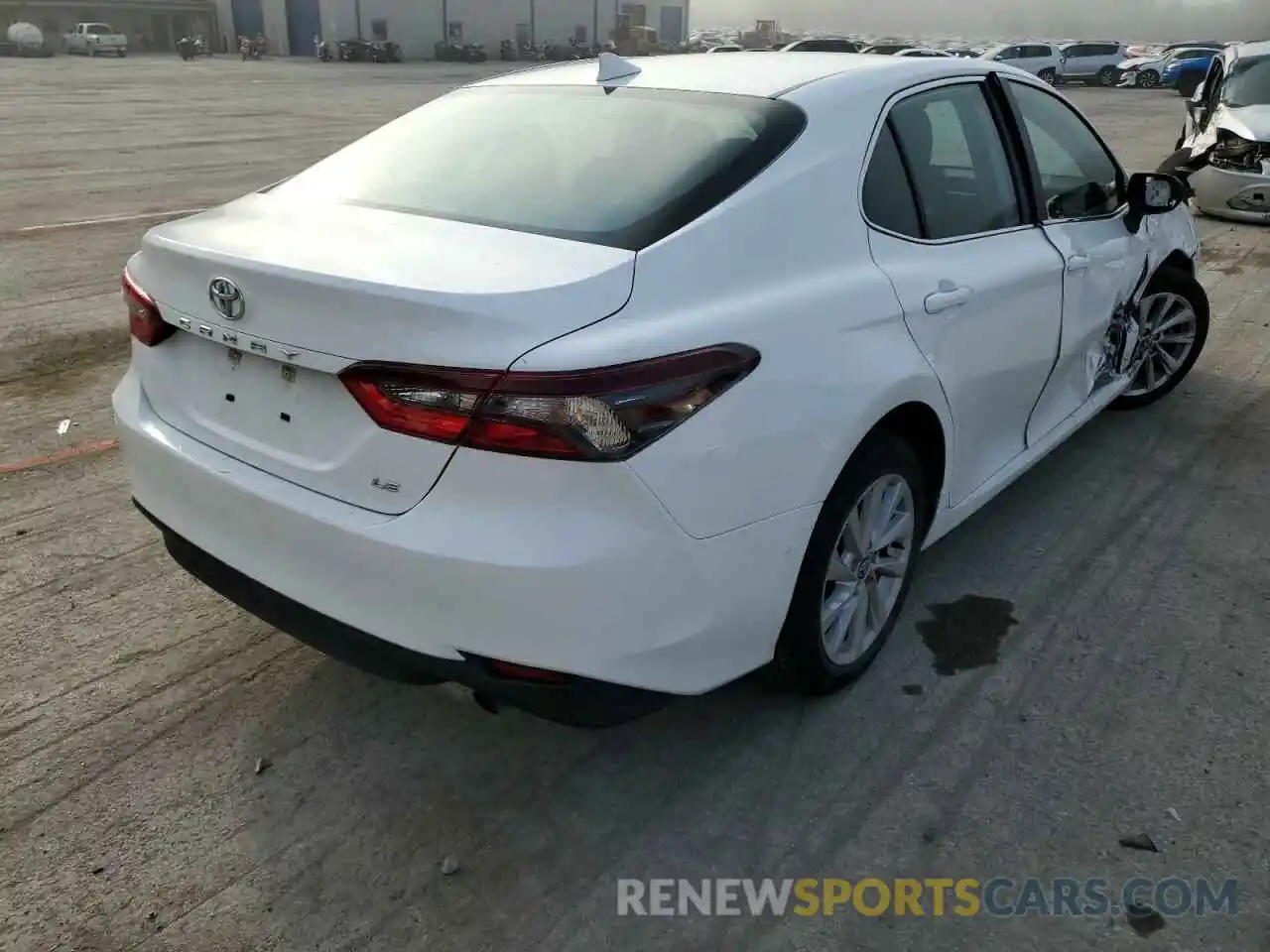 4 Photograph of a damaged car 4T1C11AK0NU636011 TOYOTA CAMRY 2022