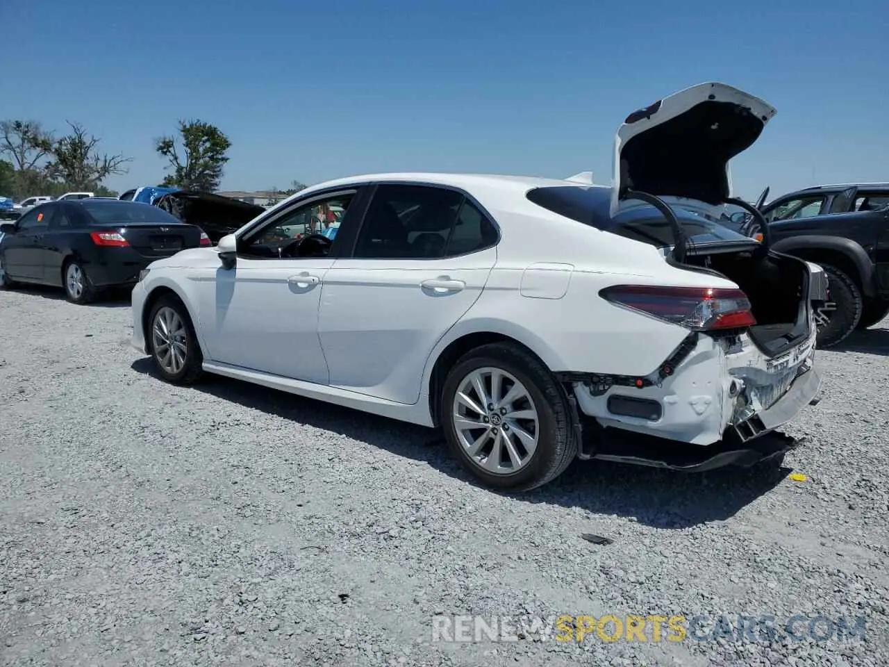 2 Photograph of a damaged car 4T1C11AK0NU647476 TOYOTA CAMRY 2022