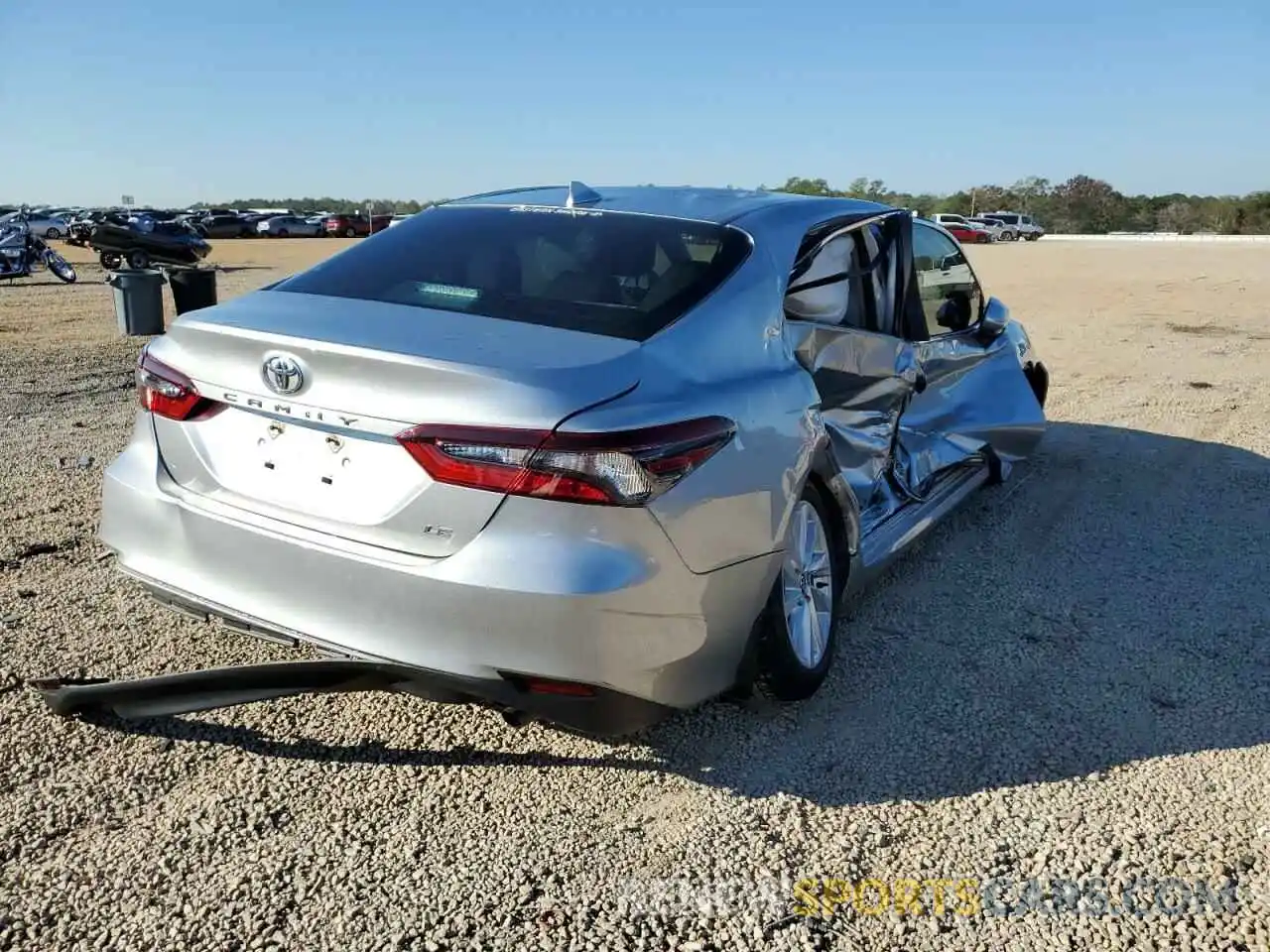 4 Photograph of a damaged car 4T1C11AK0NU648918 TOYOTA CAMRY 2022