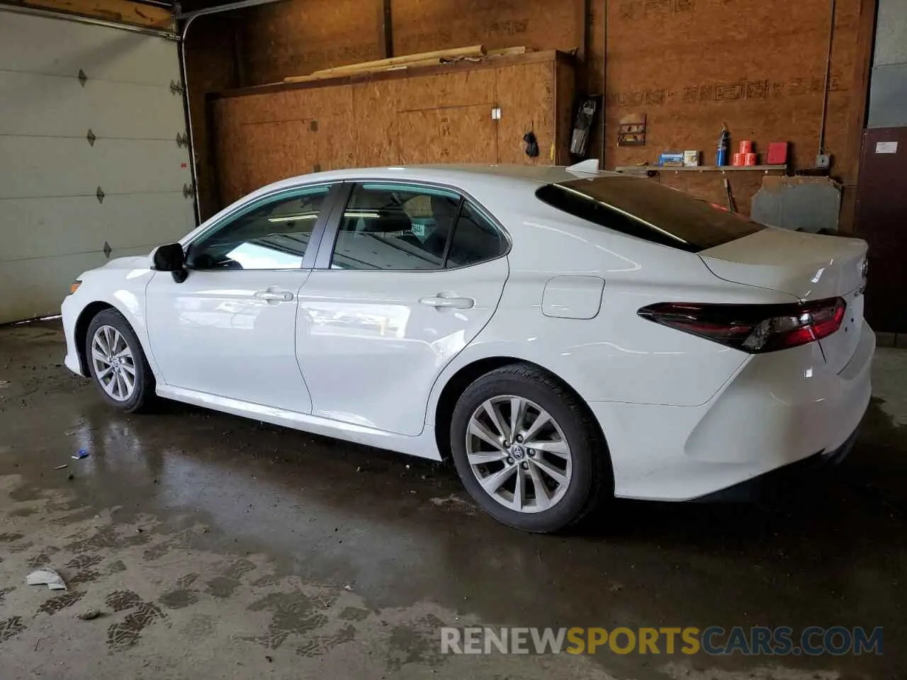 2 Photograph of a damaged car 4T1C11AK0NU658168 TOYOTA CAMRY 2022