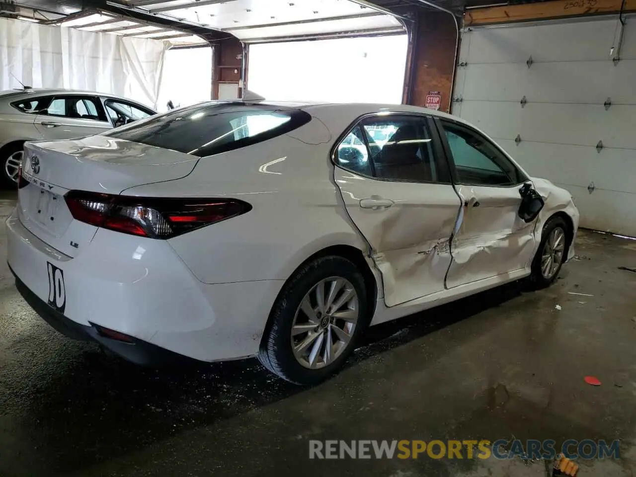 3 Photograph of a damaged car 4T1C11AK0NU658168 TOYOTA CAMRY 2022
