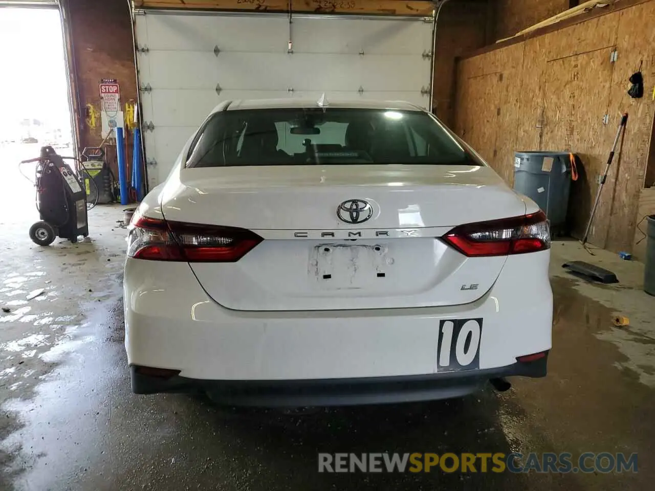6 Photograph of a damaged car 4T1C11AK0NU658168 TOYOTA CAMRY 2022