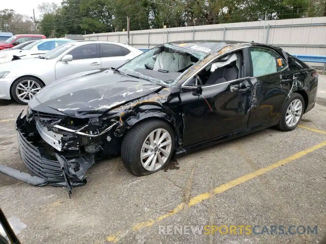 1 Photograph of a damaged car 4T1C11AK0NU662642 TOYOTA CAMRY 2022