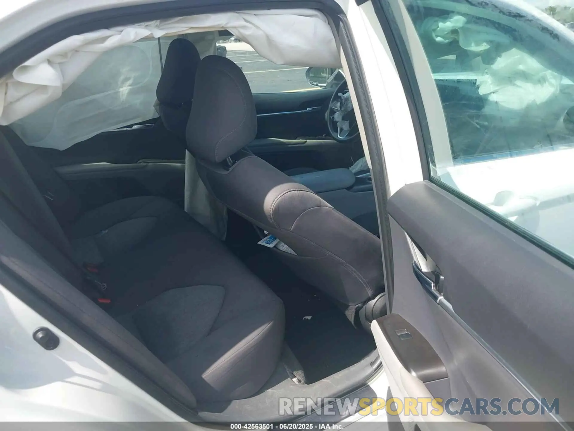 8 Photograph of a damaged car 4T1C11AK0NU668375 TOYOTA CAMRY 2022