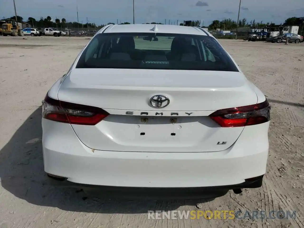 6 Photograph of a damaged car 4T1C11AK0NU673561 TOYOTA CAMRY 2022