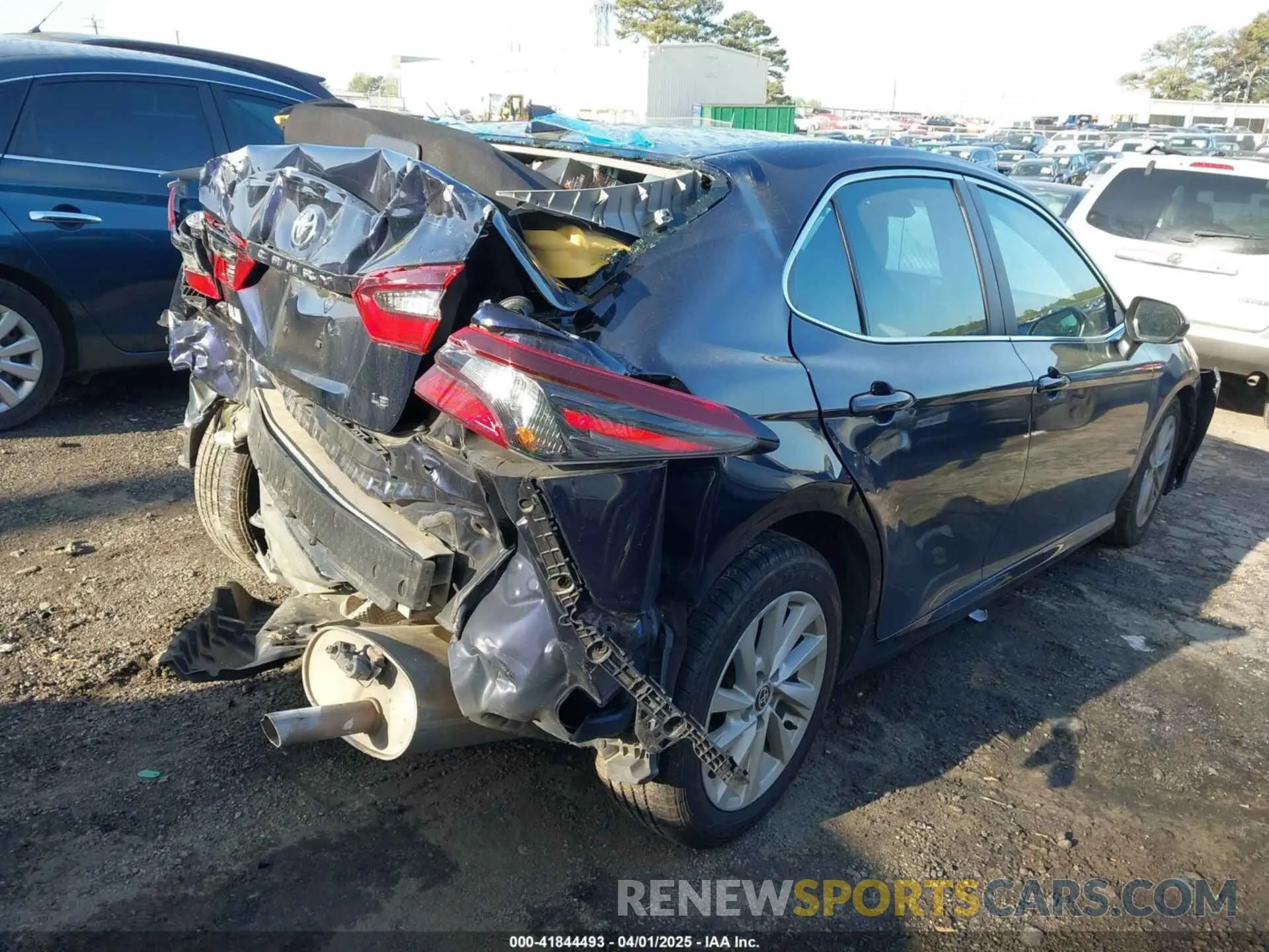 4 Photograph of a damaged car 4T1C11AK0NU674001 TOYOTA CAMRY 2022