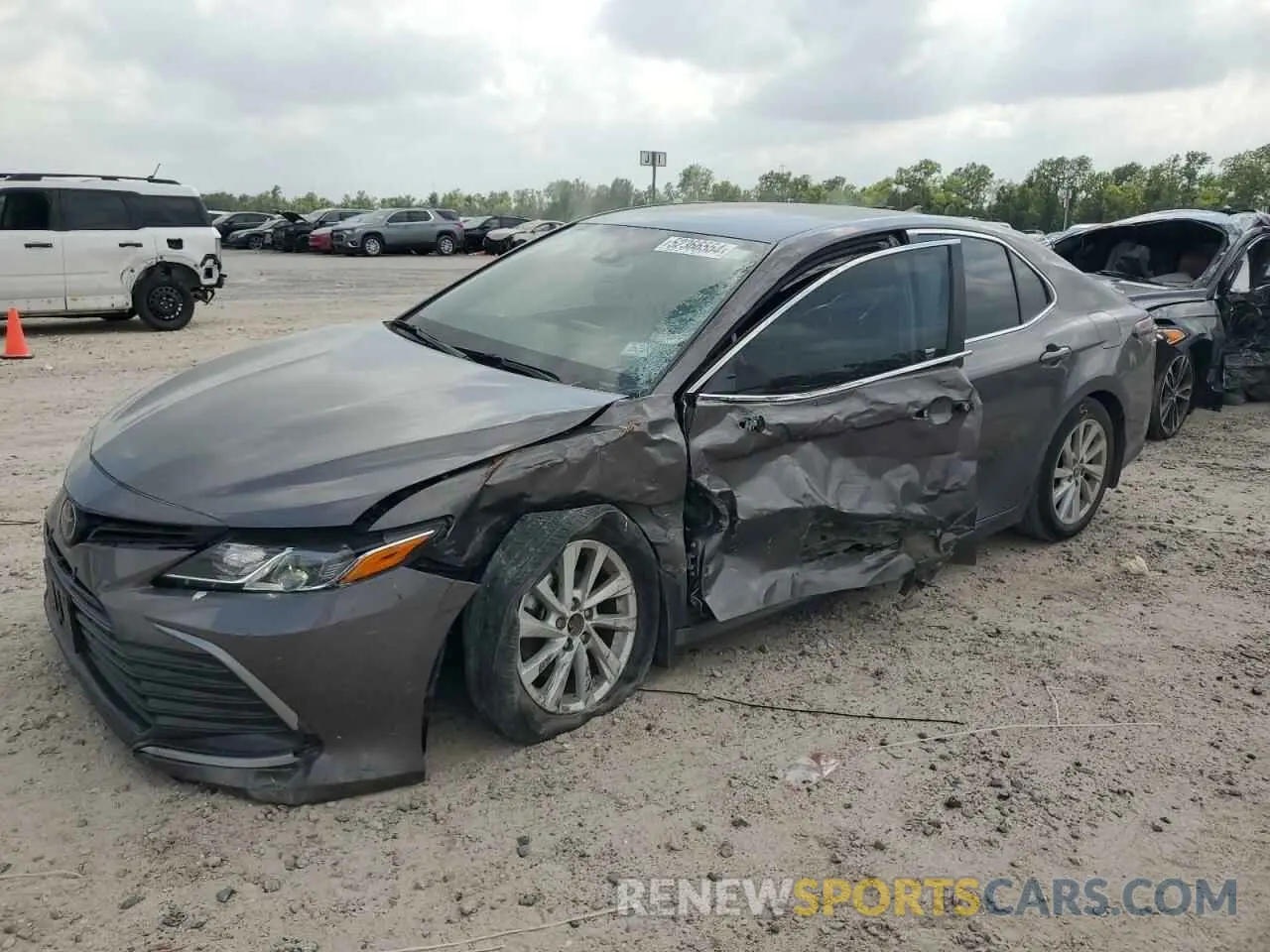1 Photograph of a damaged car 4T1C11AK0NU680607 TOYOTA CAMRY 2022