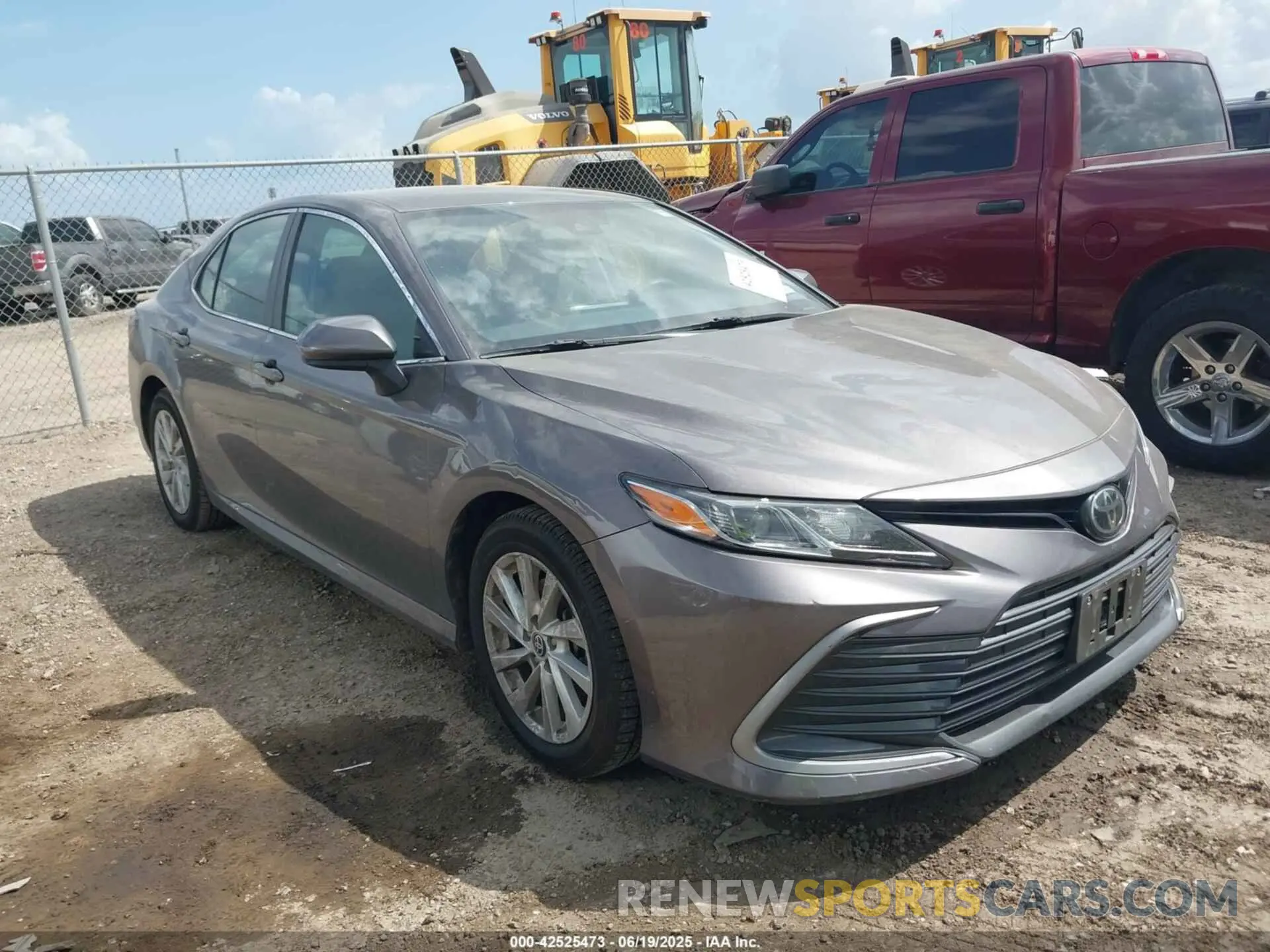 1 Photograph of a damaged car 4T1C11AK0NU711192 TOYOTA CAMRY 2022