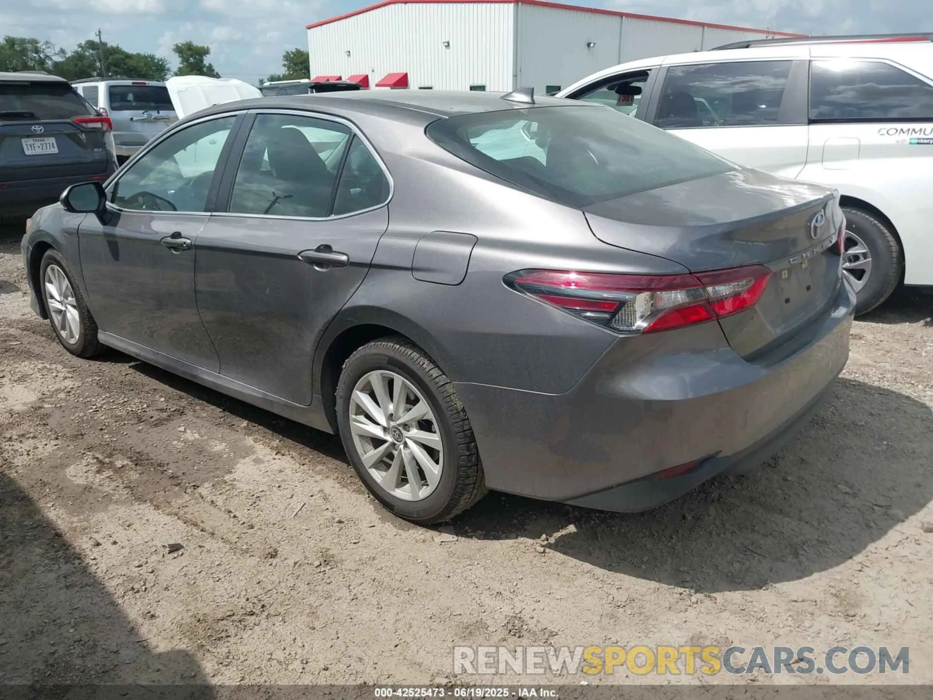 3 Photograph of a damaged car 4T1C11AK0NU711192 TOYOTA CAMRY 2022