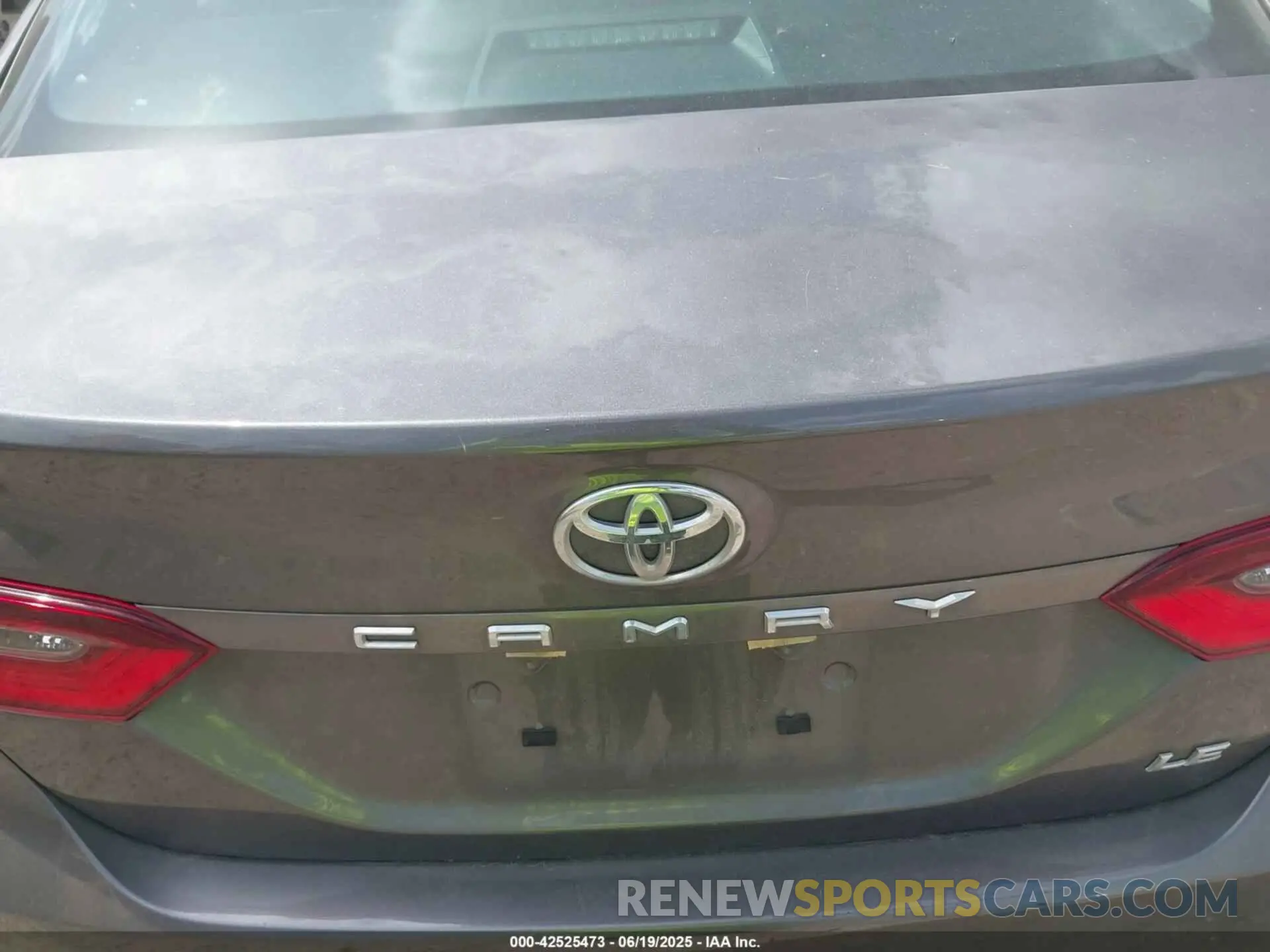 6 Photograph of a damaged car 4T1C11AK0NU711192 TOYOTA CAMRY 2022