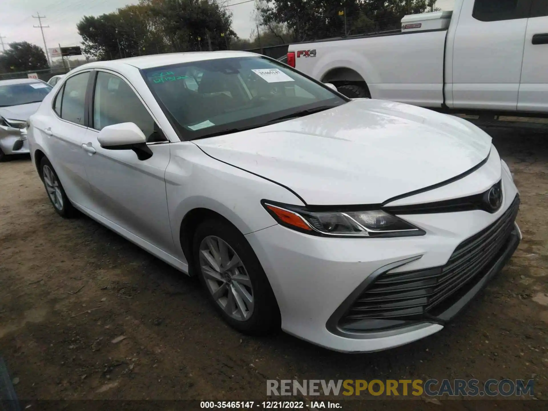 1 Photograph of a damaged car 4T1C11AK1NU001668 TOYOTA CAMRY 2022