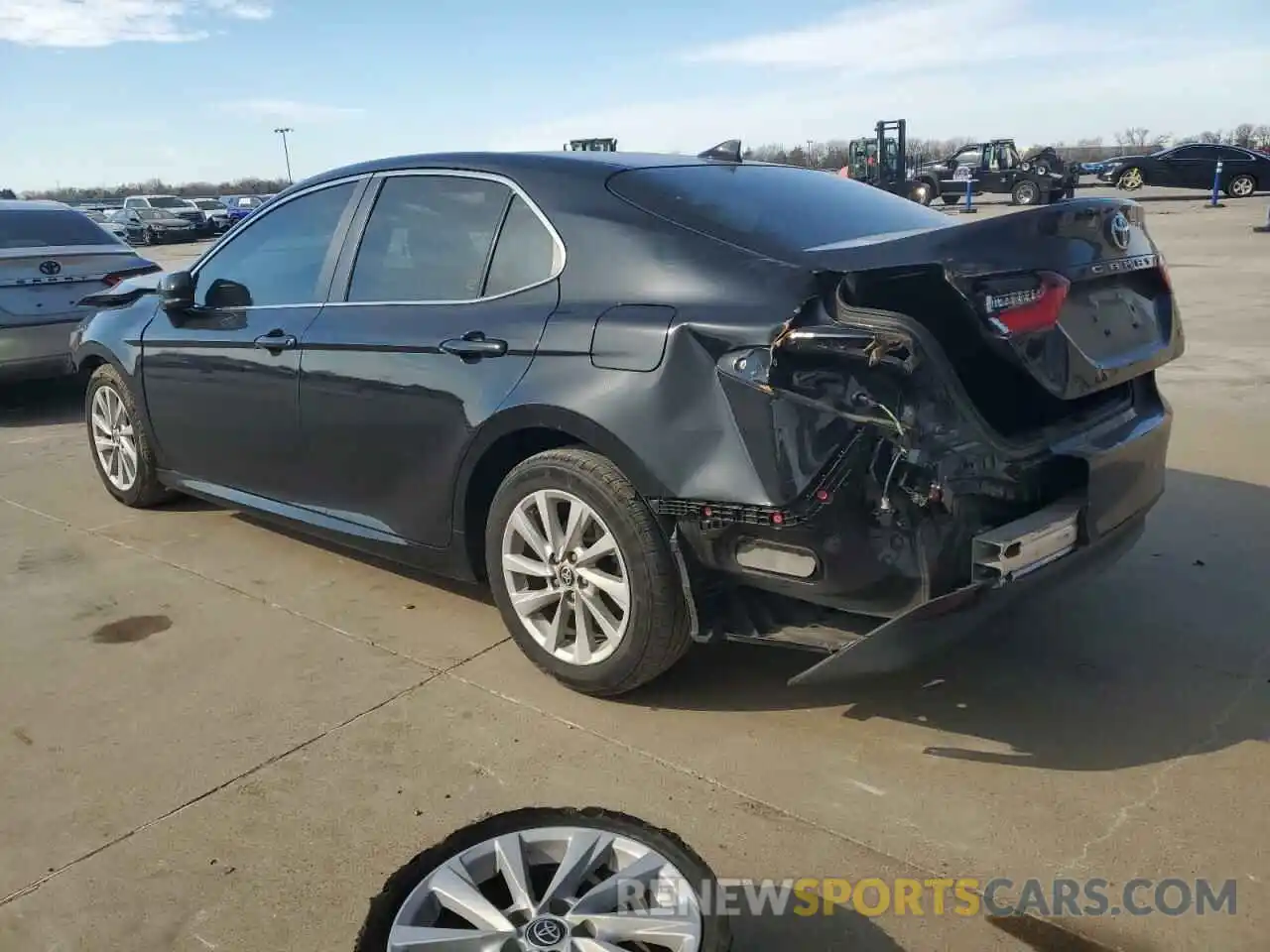 2 Photograph of a damaged car 4T1C11AK1NU007907 TOYOTA CAMRY 2022