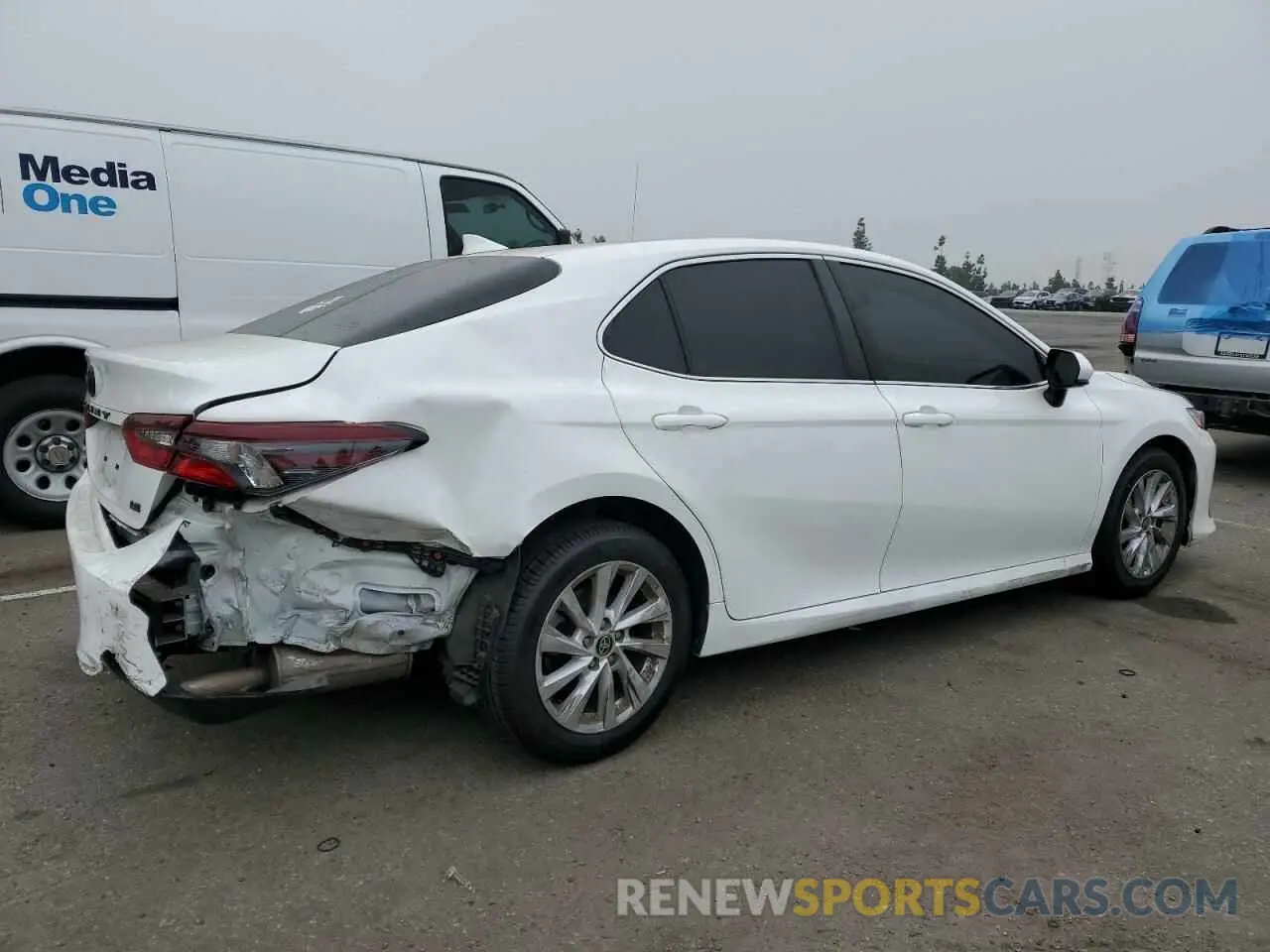 3 Photograph of a damaged car 4T1C11AK1NU072384 TOYOTA CAMRY 2022